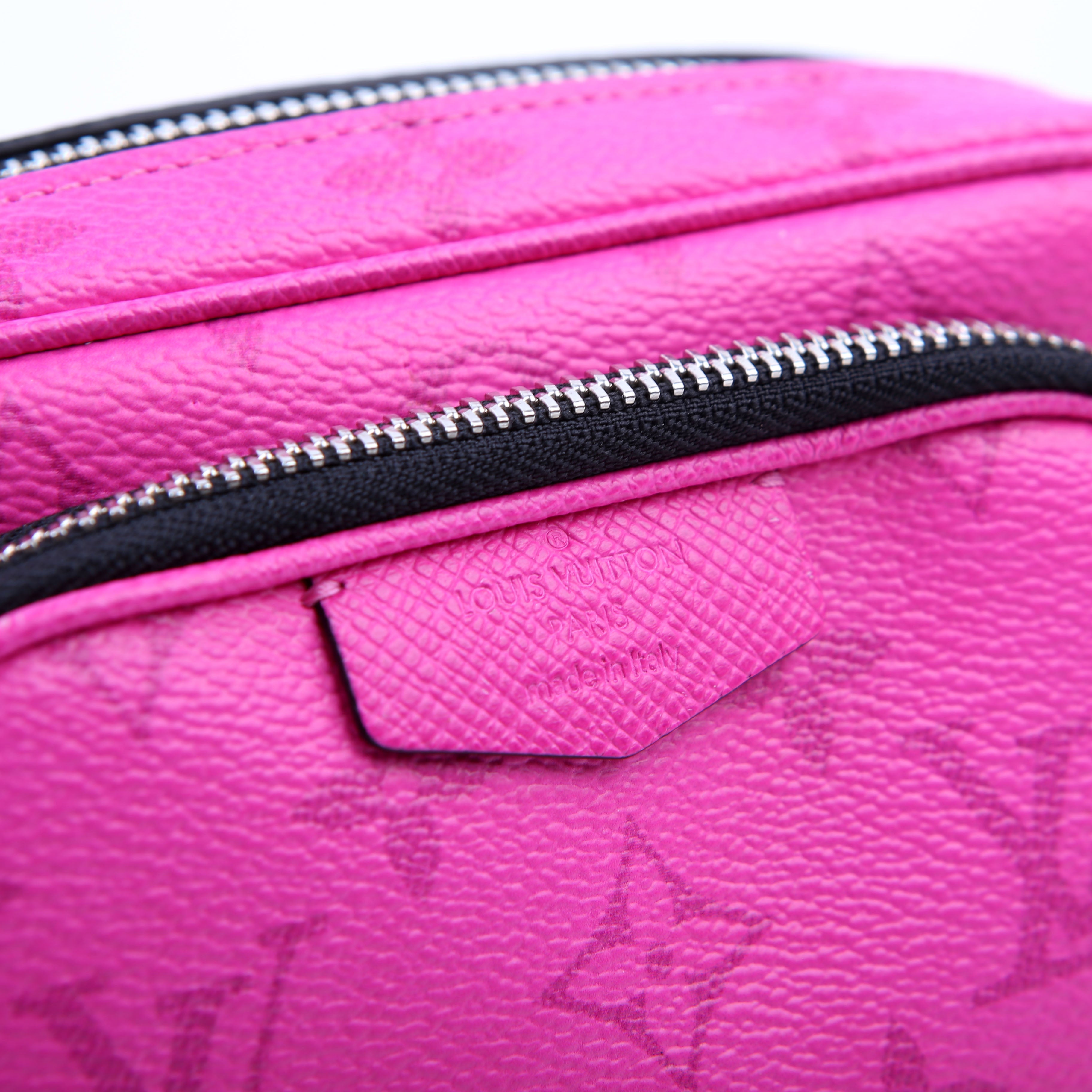 Outdoor Pouch Taigarama Monogram Pink