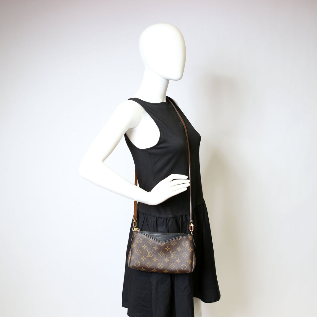 Pallas Clutch Monogram Black