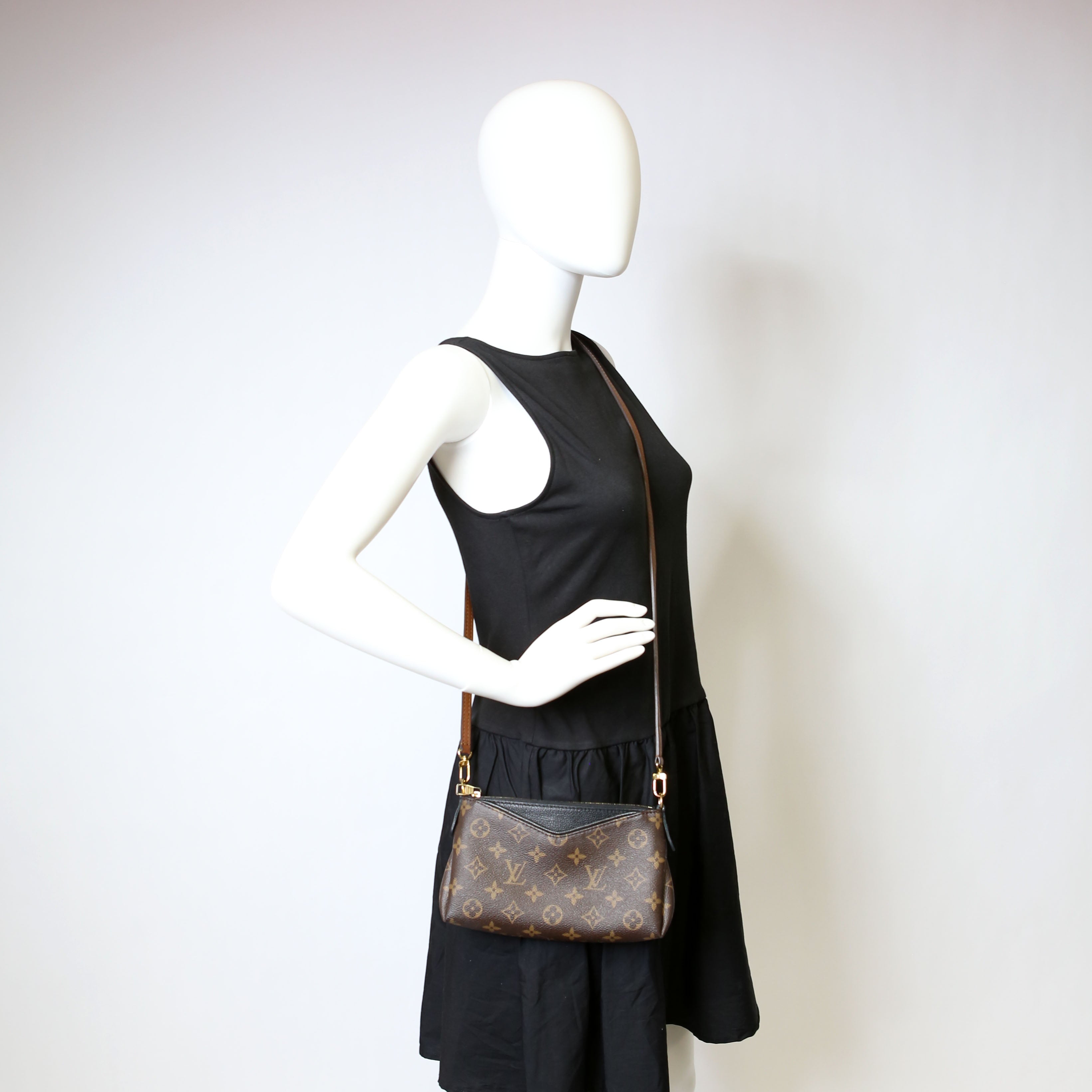 Pallas Clutch Monogram Black