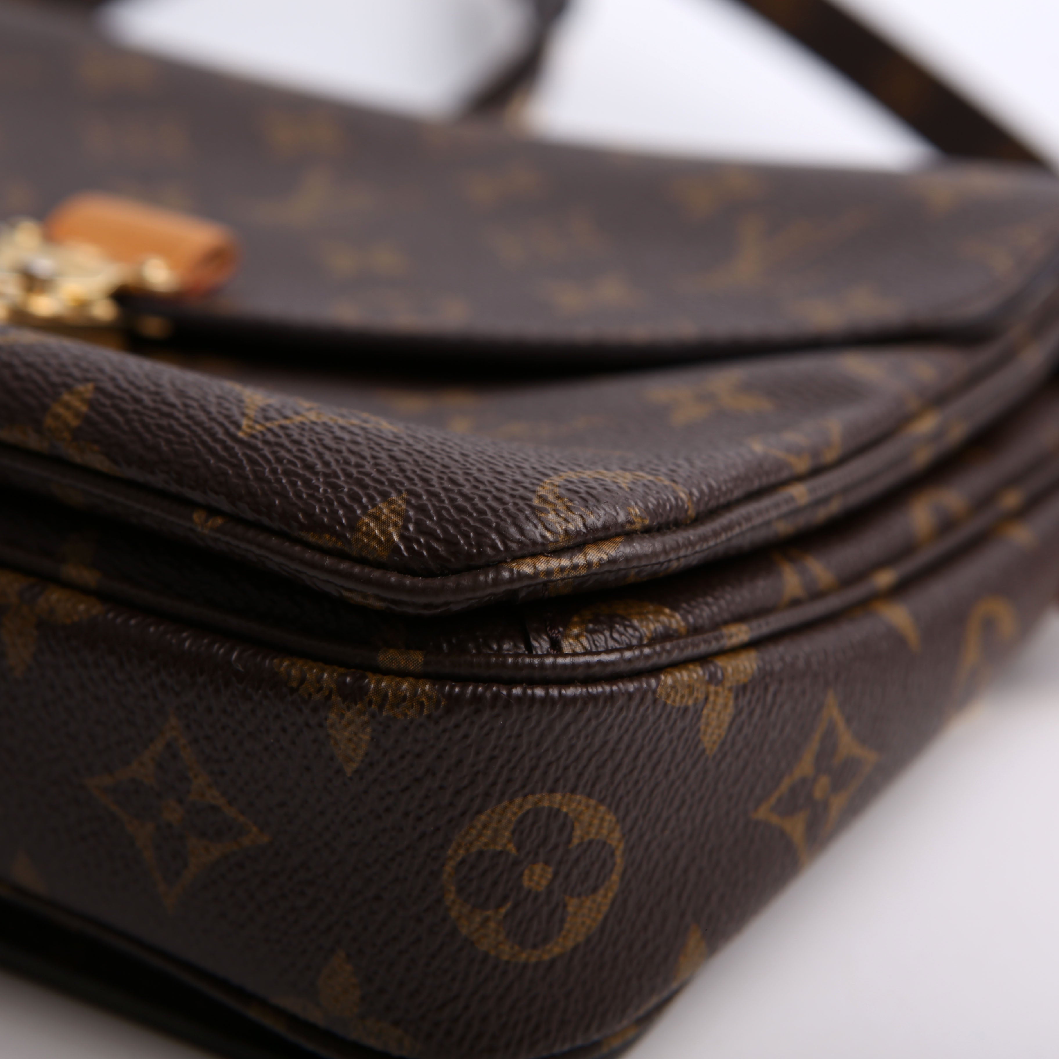 Pochette Metis Monogram