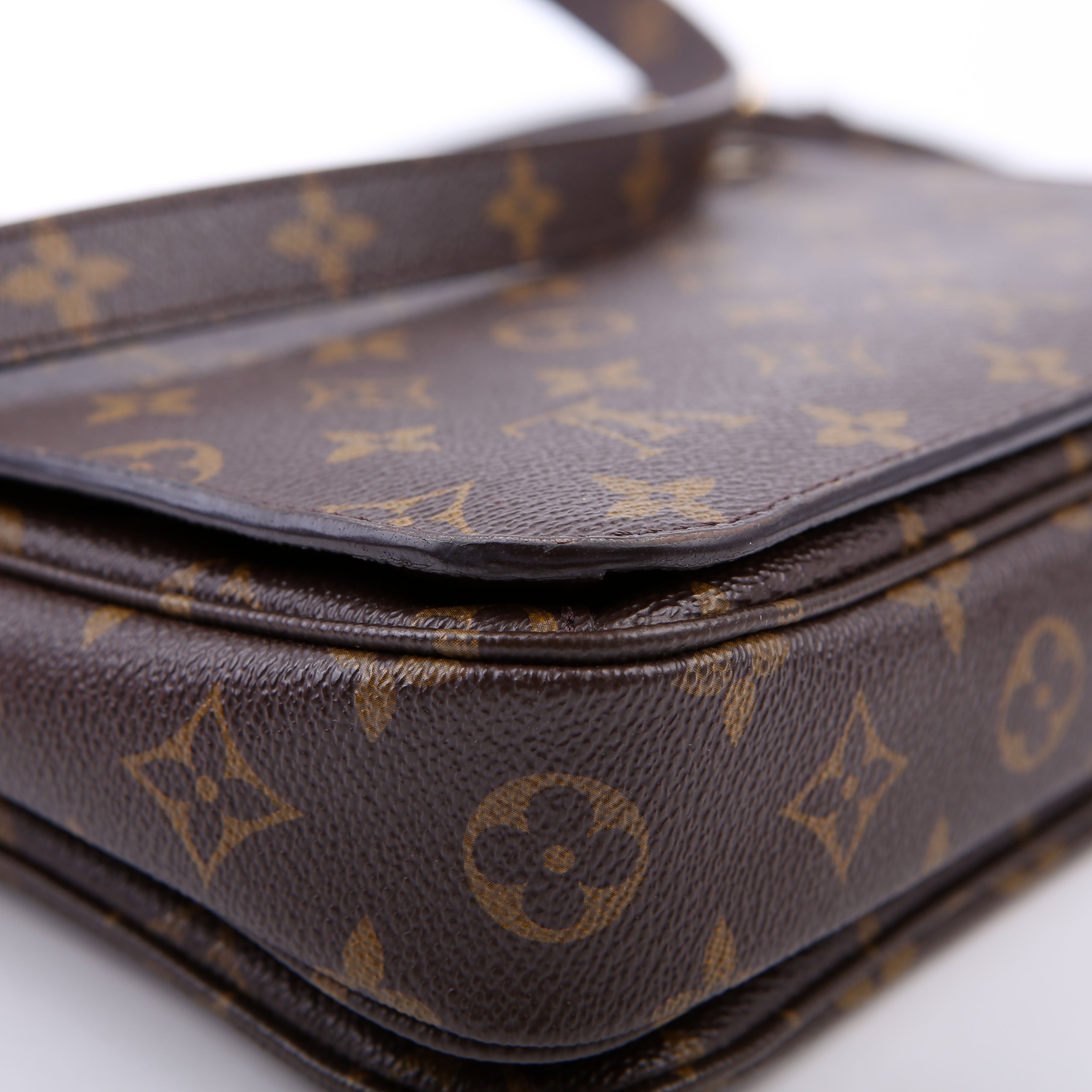 Pochette Metis Monogram