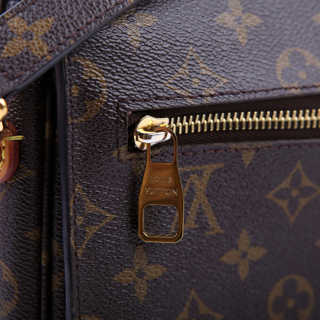 Pochette Metis Monogram