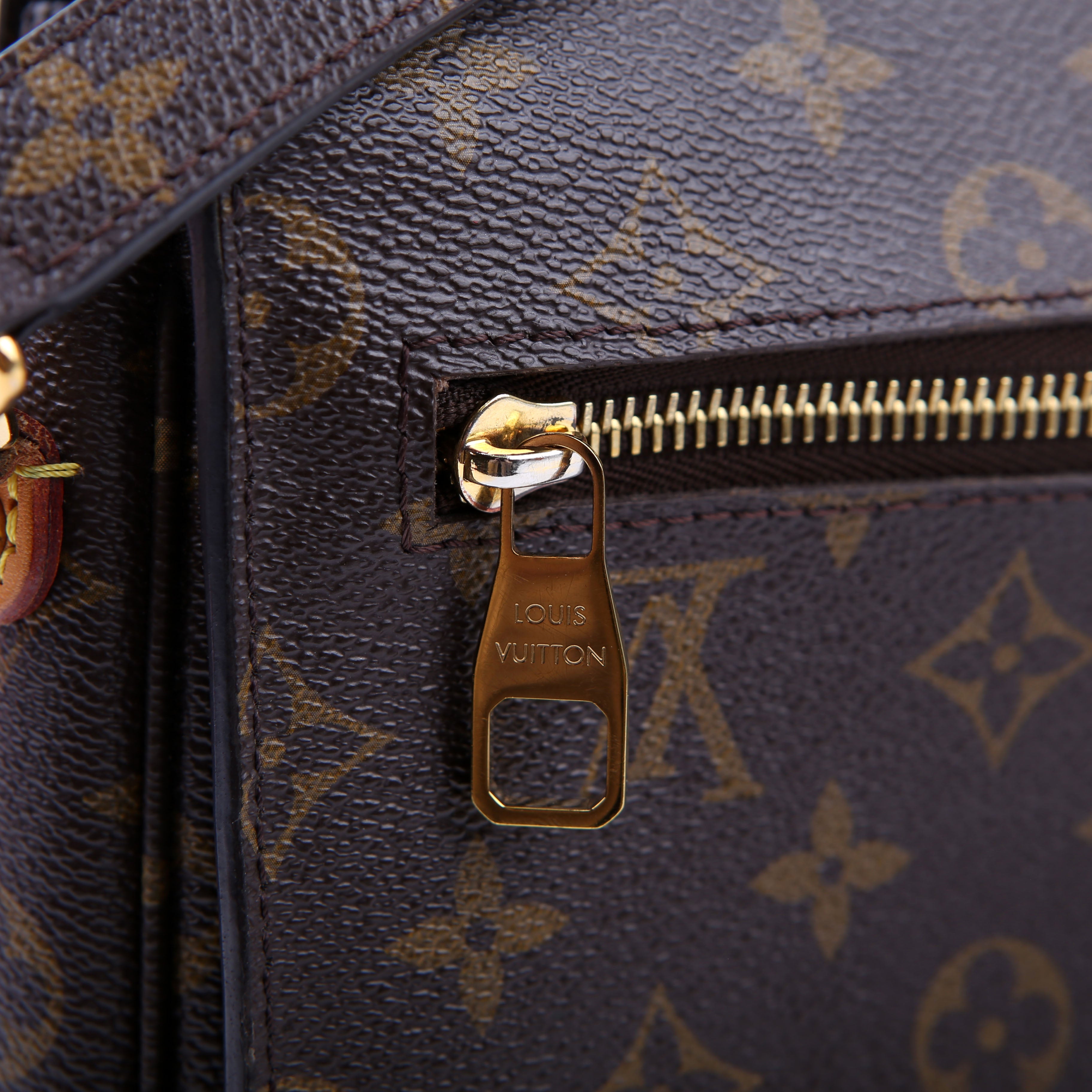 Pochette Metis Monogram