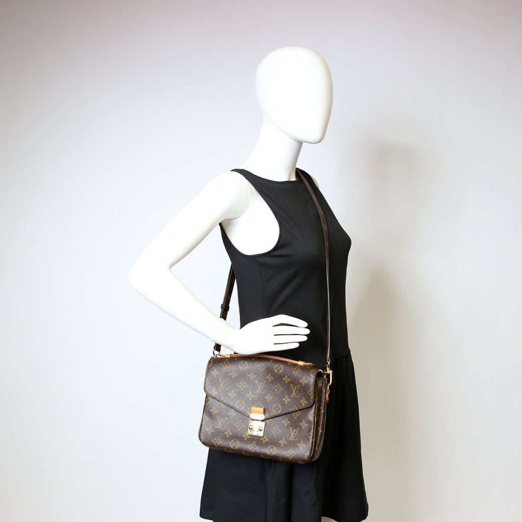 Pochette Metis Monogram