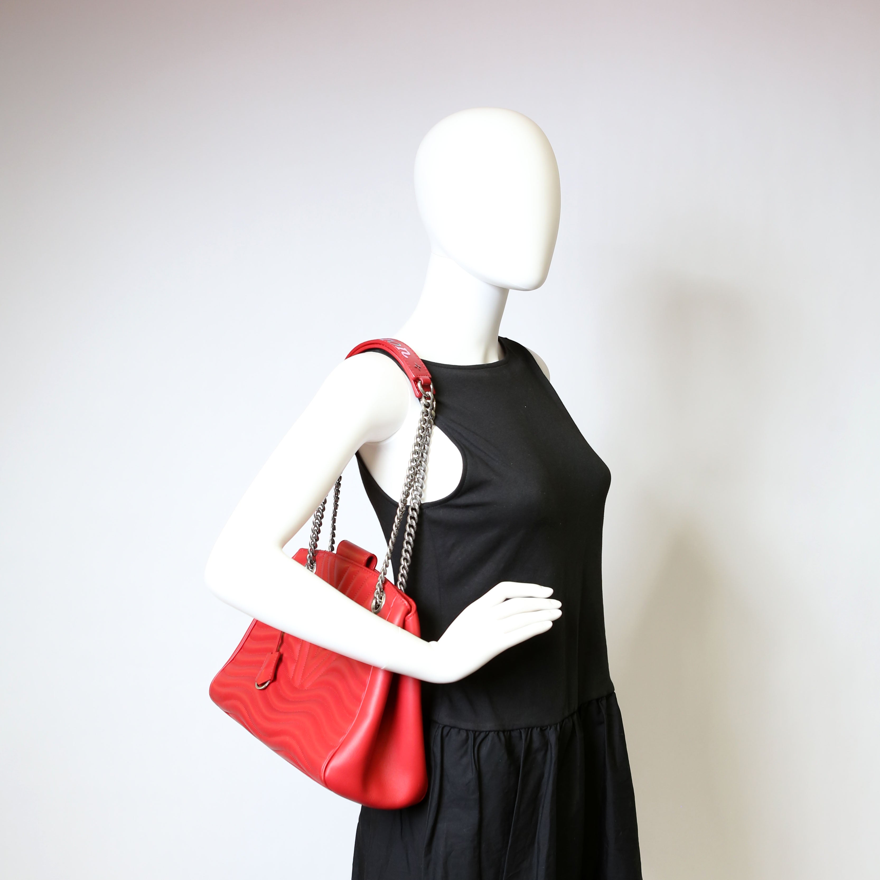 New Wave Chain Tote Red