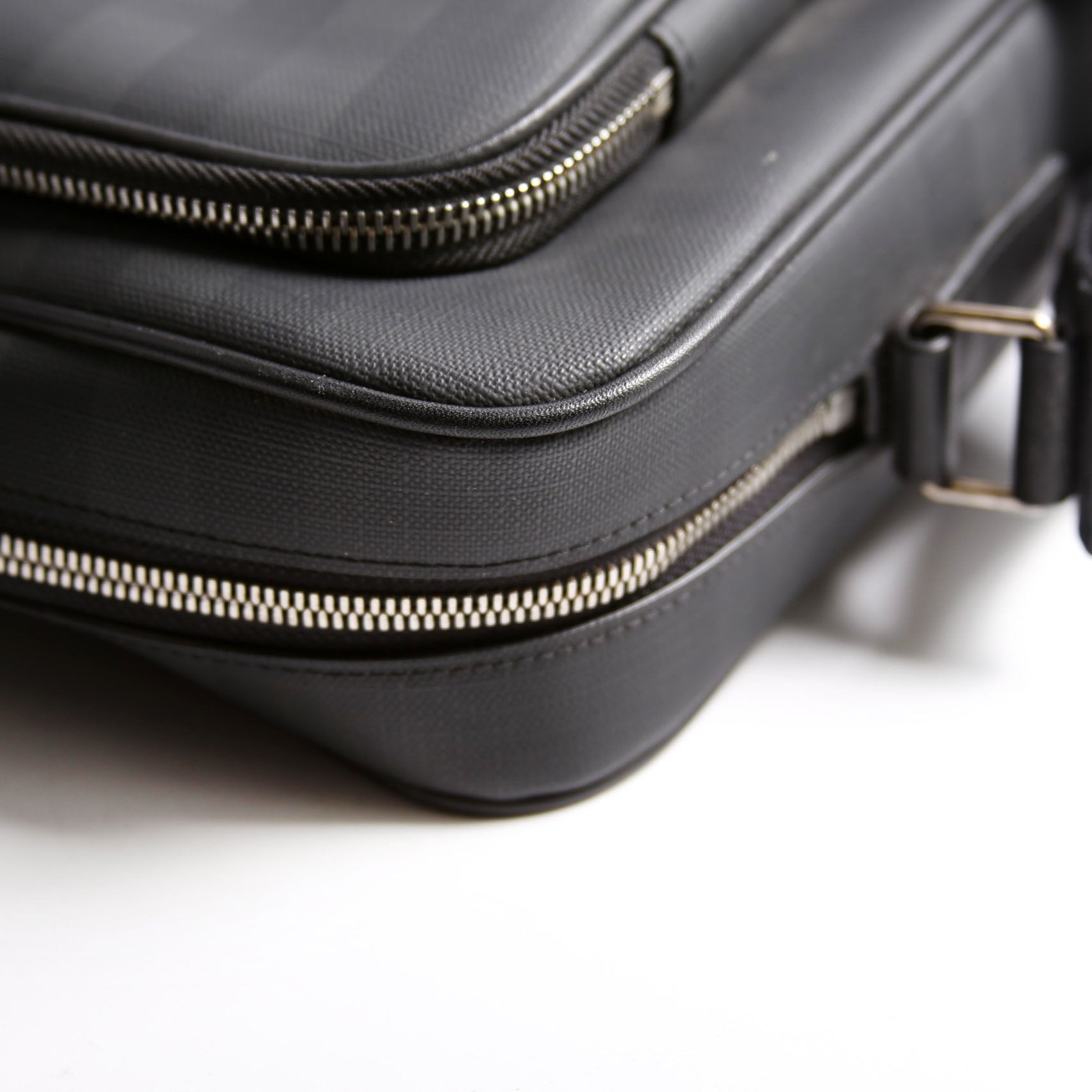 Marlon Check Messenger Black