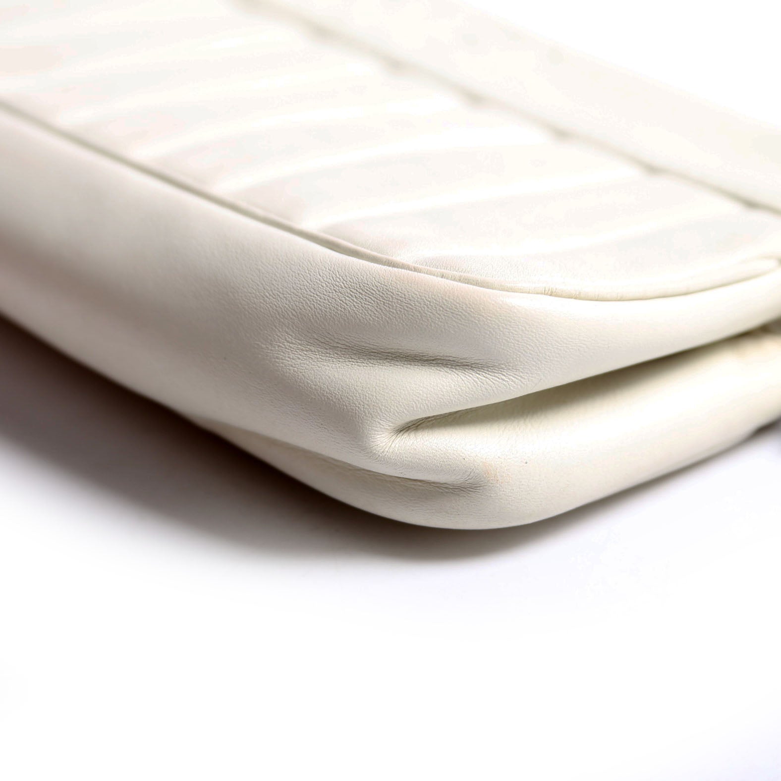 Vertical Quitl Lax Bag Small 8M Ivory