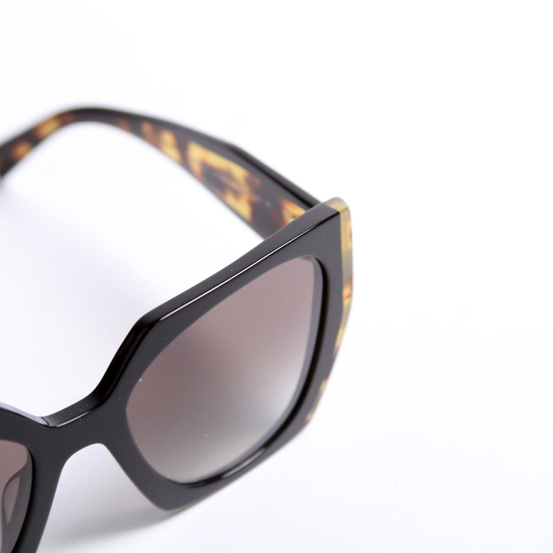 SPR15W Tortoise Sunglasses Black/Brown