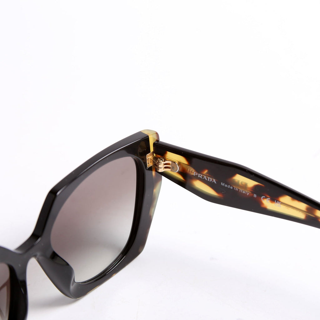 SPR15W Tortoise Sunglasses Black/Brown