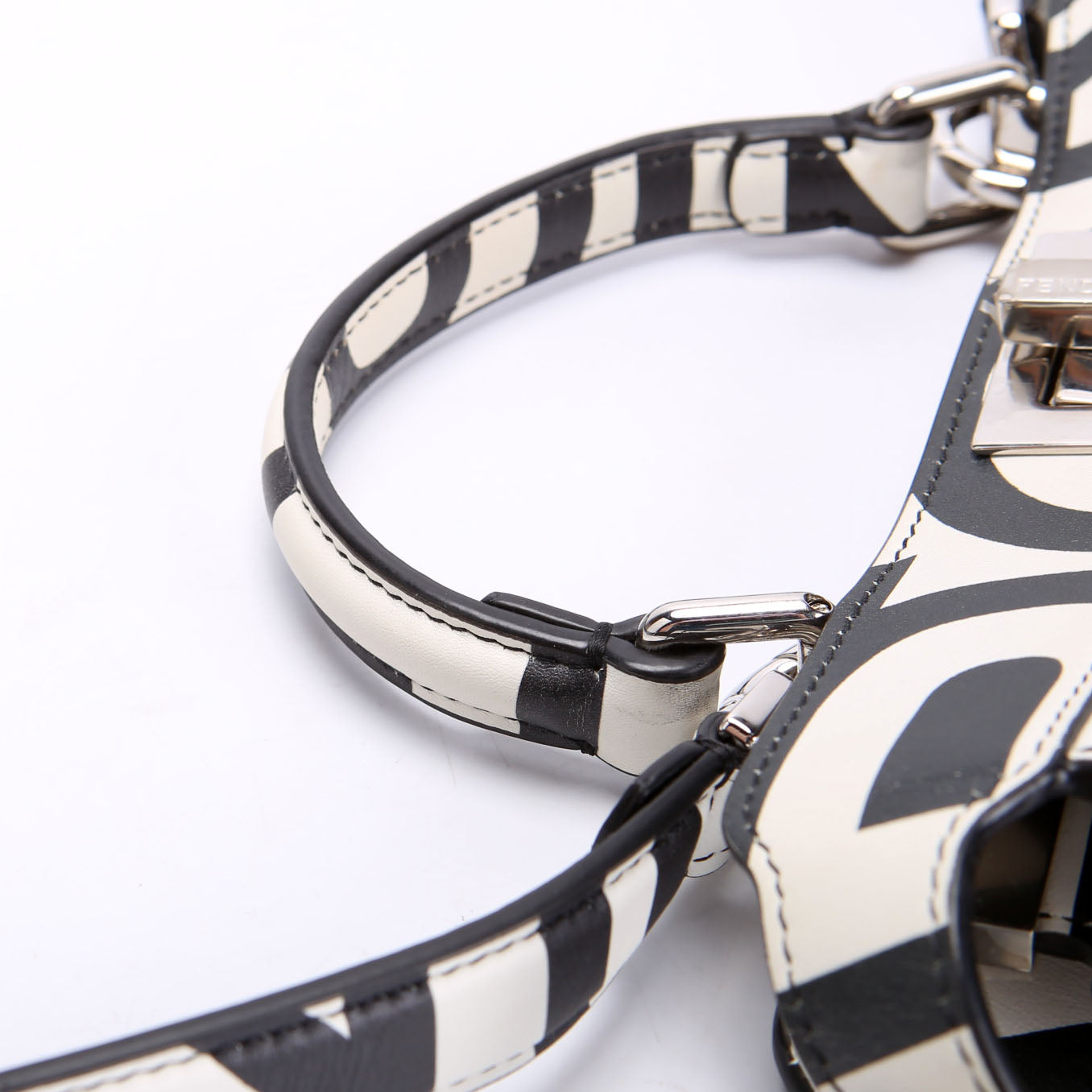 X Marc Jacobs Peekaboo ISeeU Small Black and White