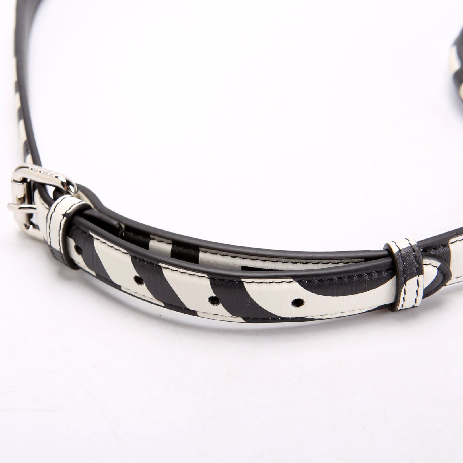 X Marc Jacobs Peekaboo ISeeU Small Black and White