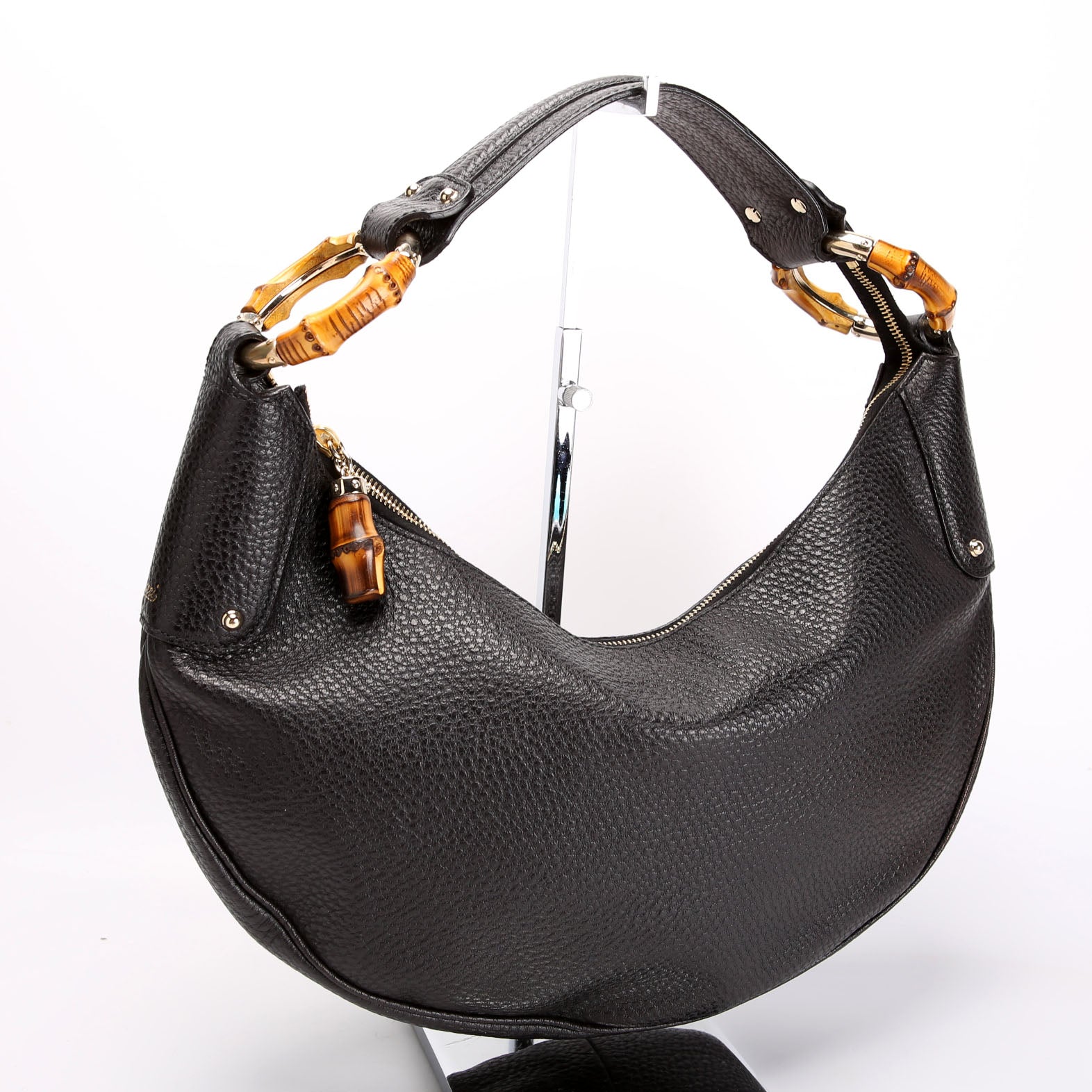 137577 Bamboo Ring Leather Hobo Black