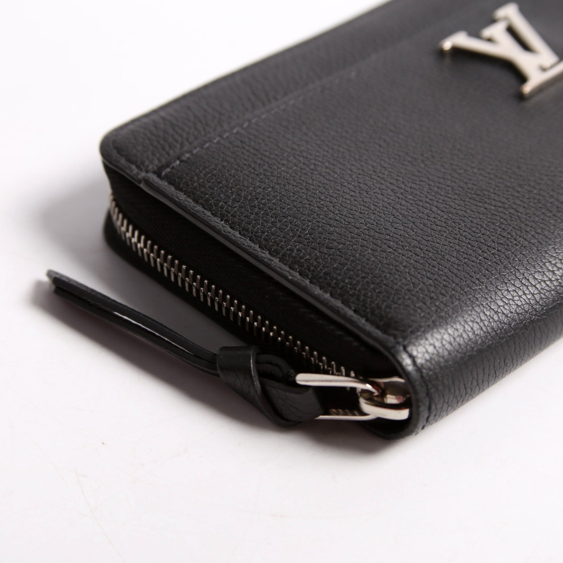 LockMe Zippy Wallet Black