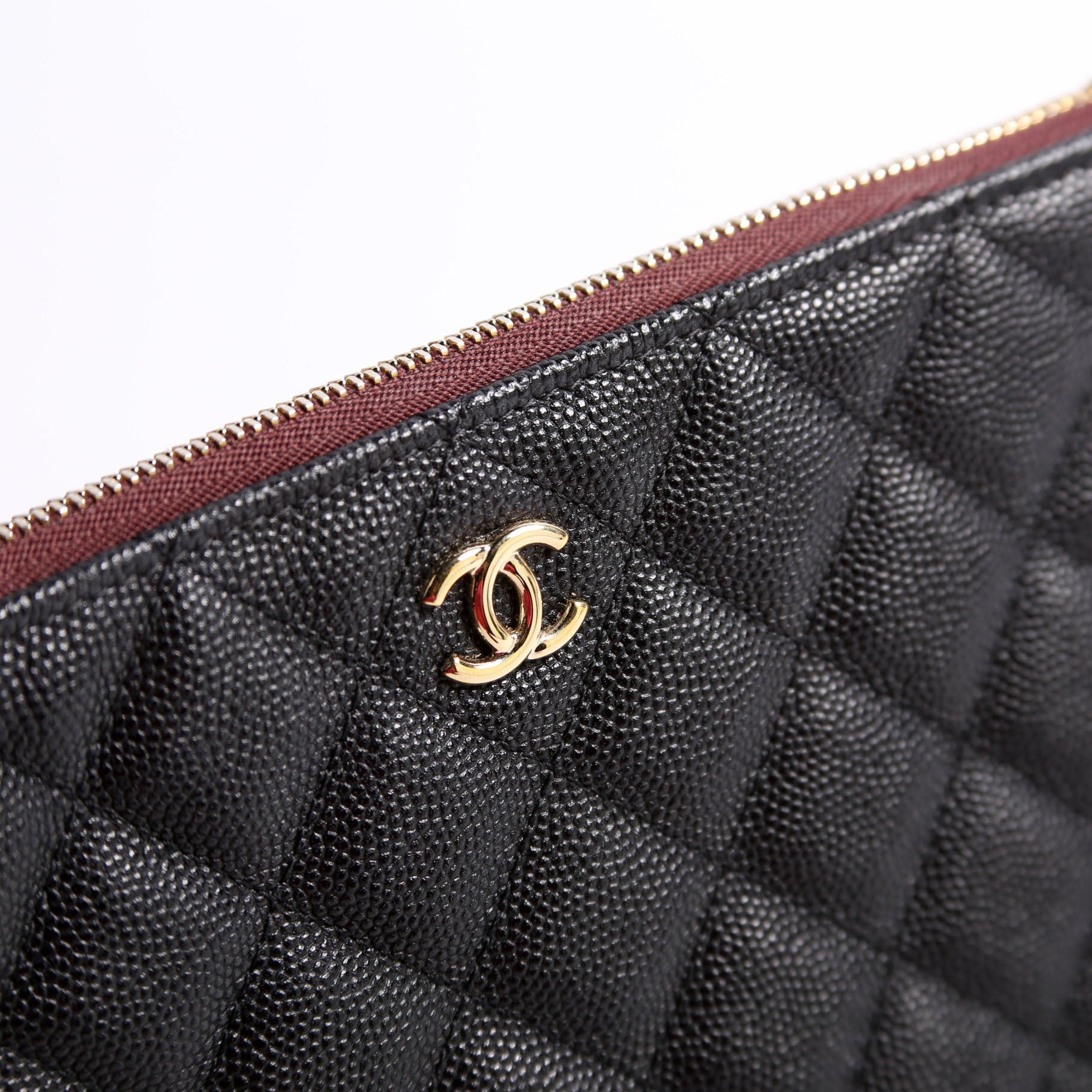 Small Zip Pouch Quilted Caviar 29M