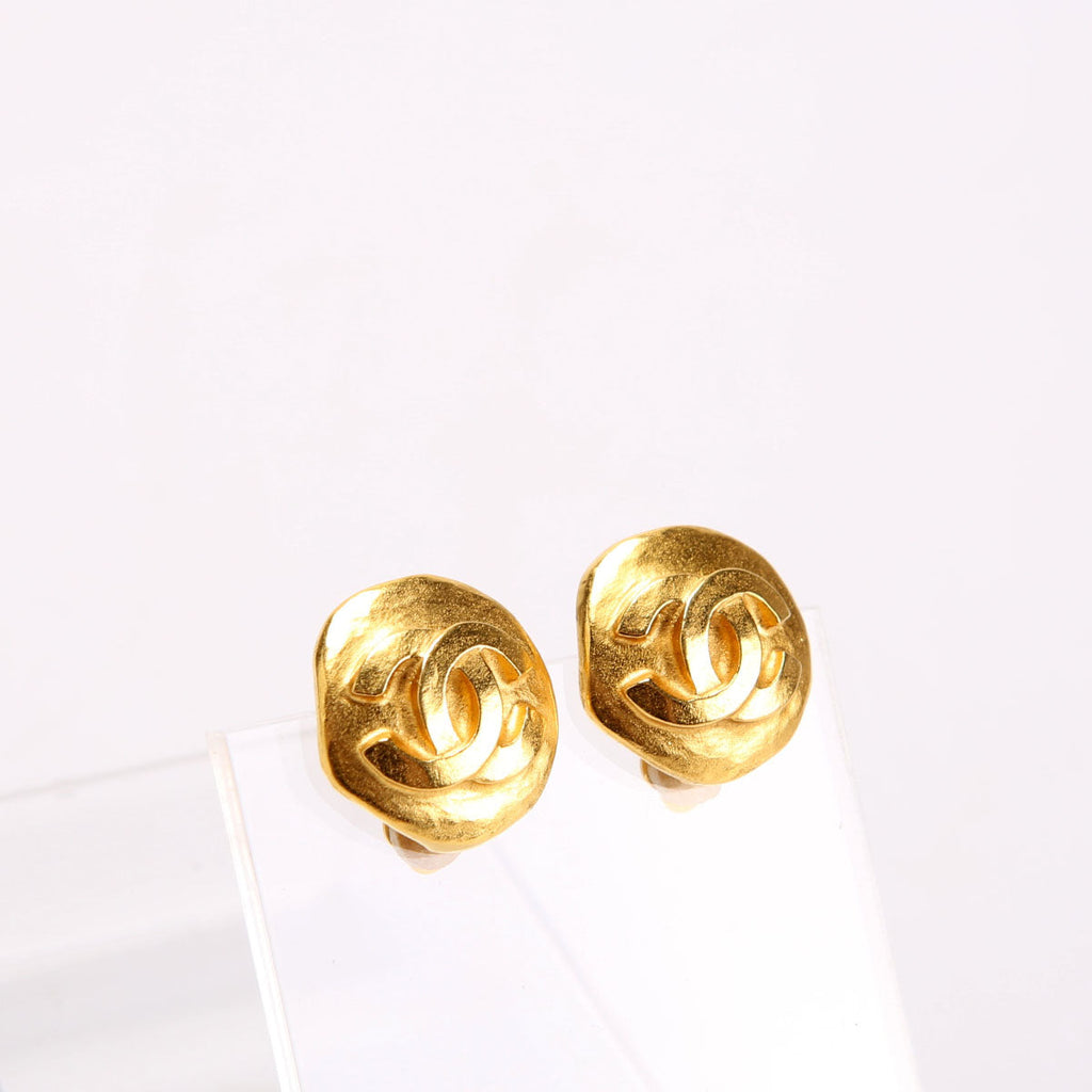 CC Round Clip-On Vintage Earrings Gold