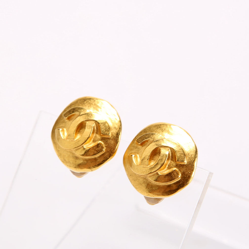 CC Round Clip-On Vintage Earrings Gold