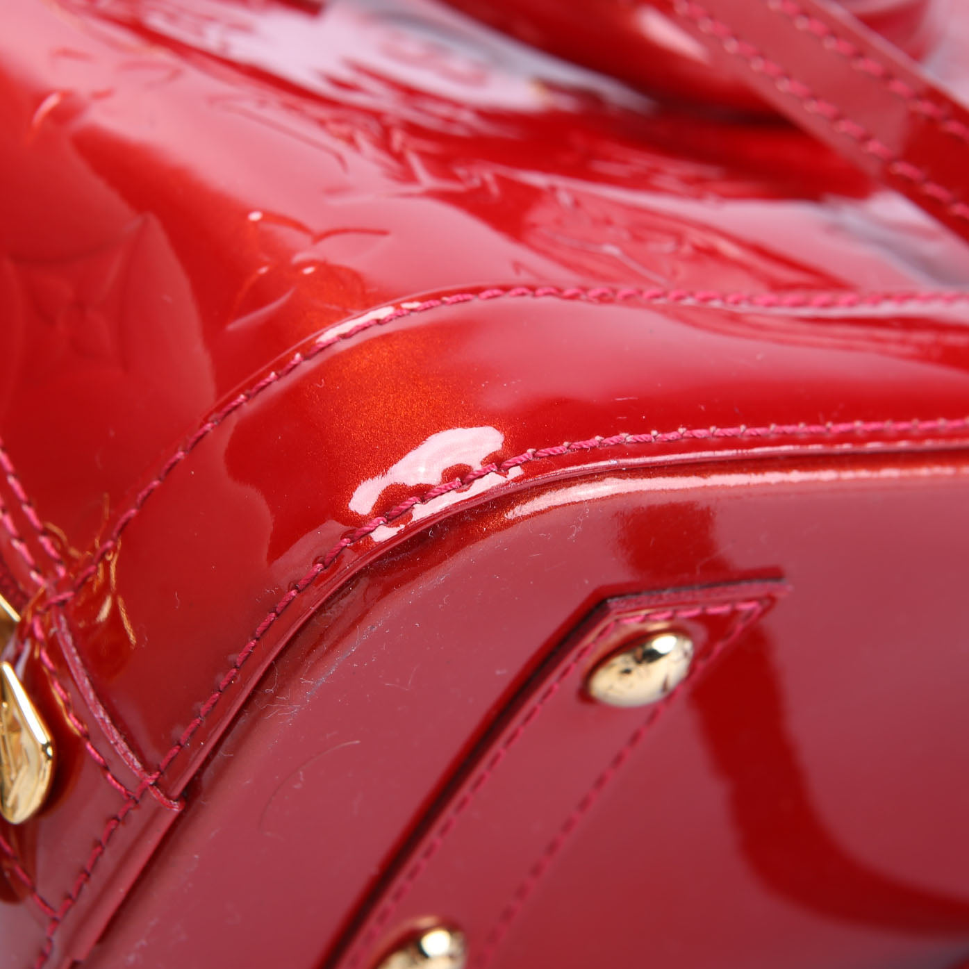 Alma BB Vernis Red