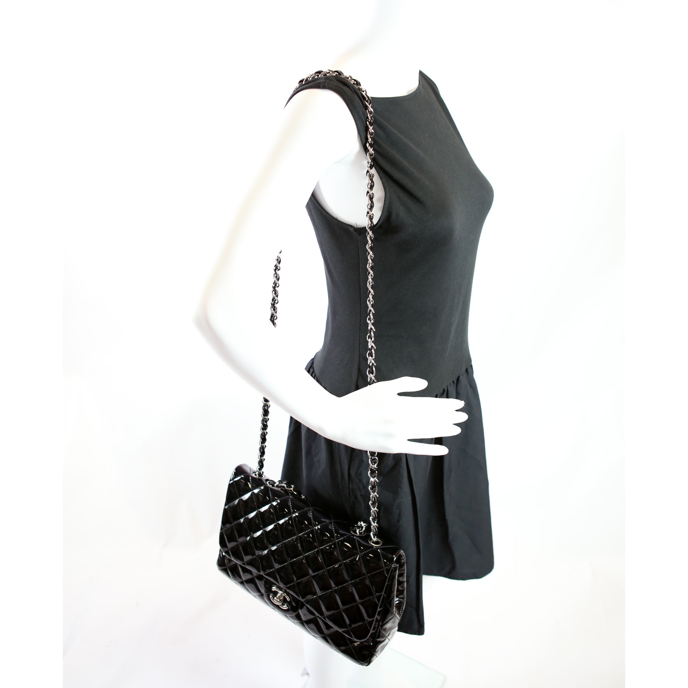 Classic Flap Jumbo Other 13M Black