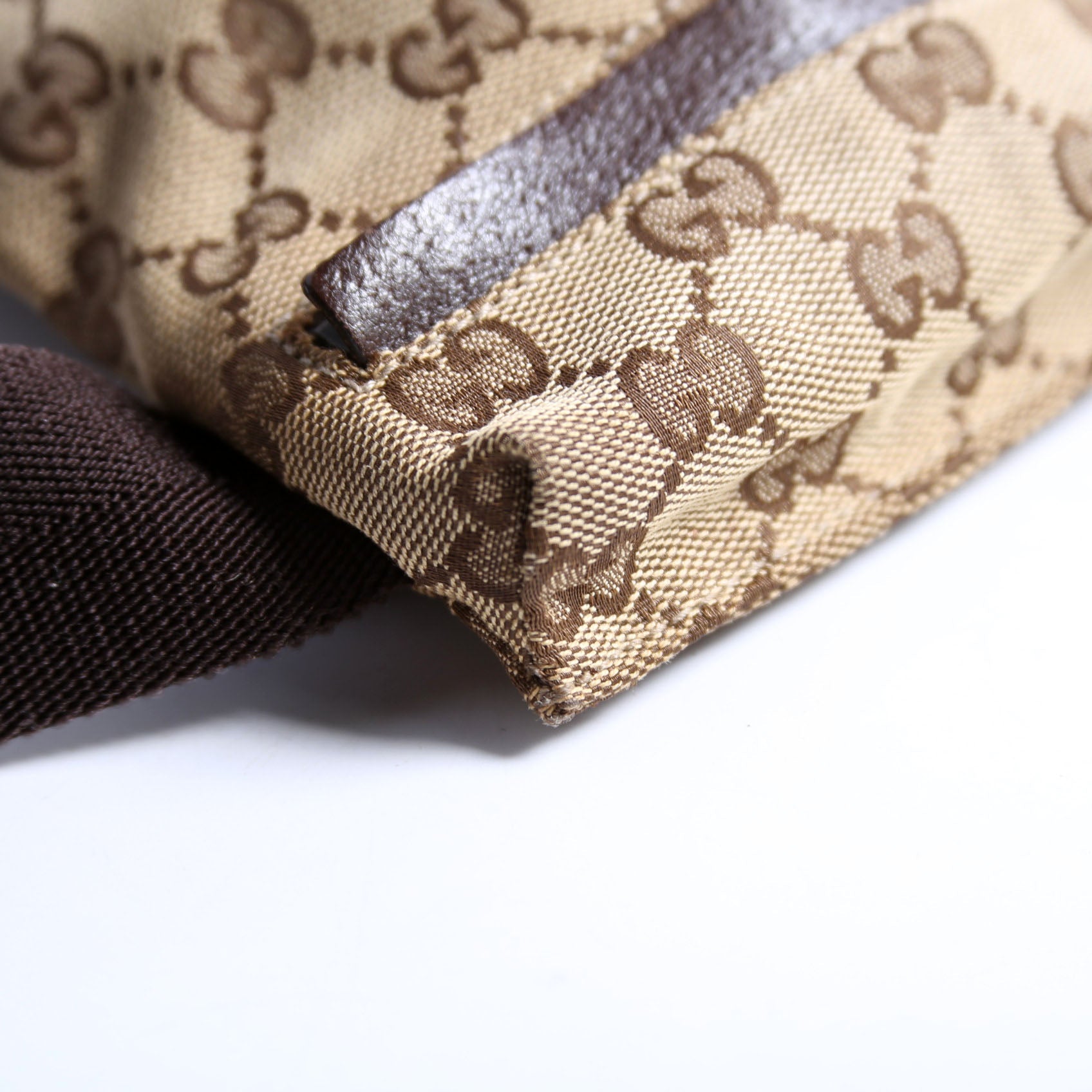 28566 GG Canvas Waist Bag Brown