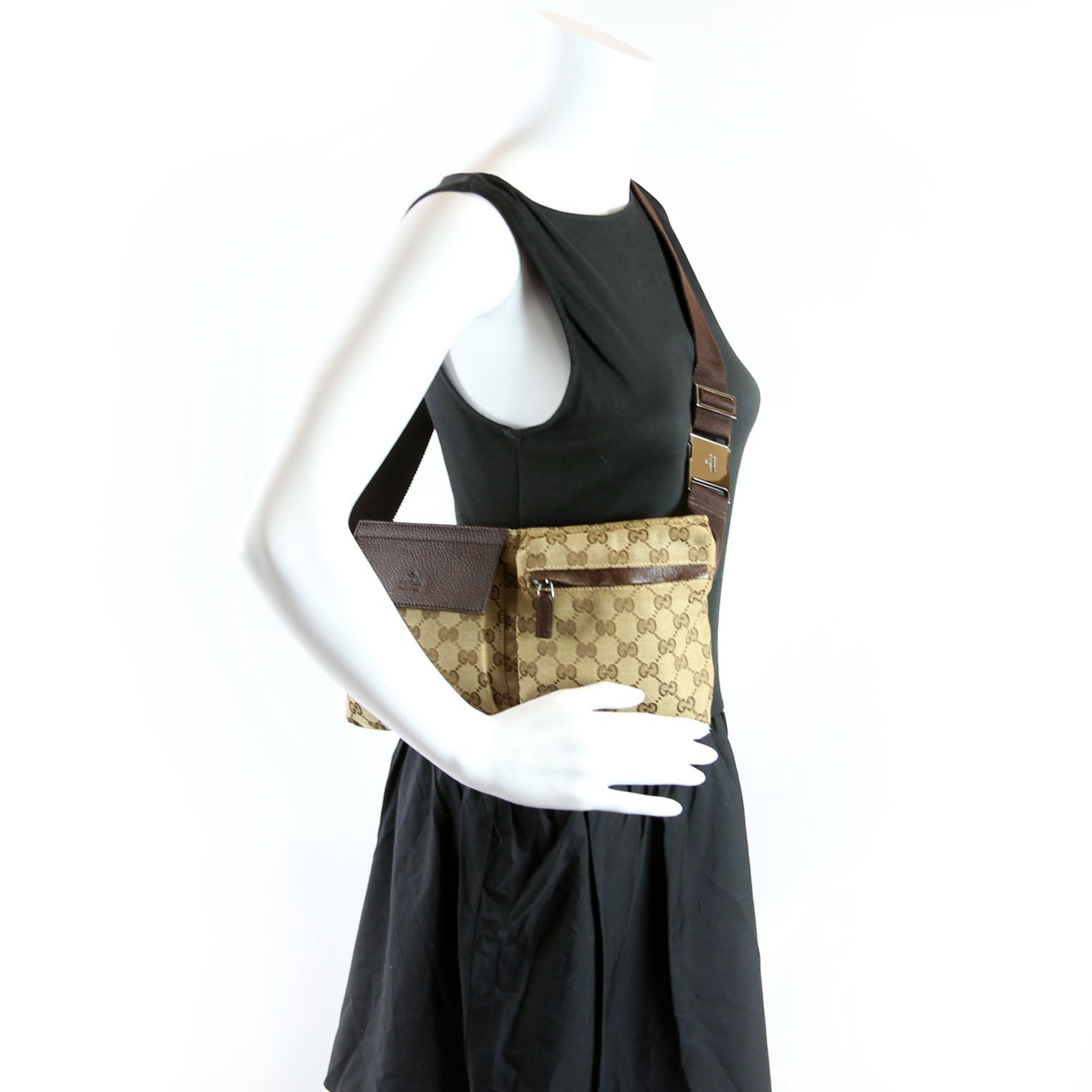 28566 GG Canvas Waist Bag Brown