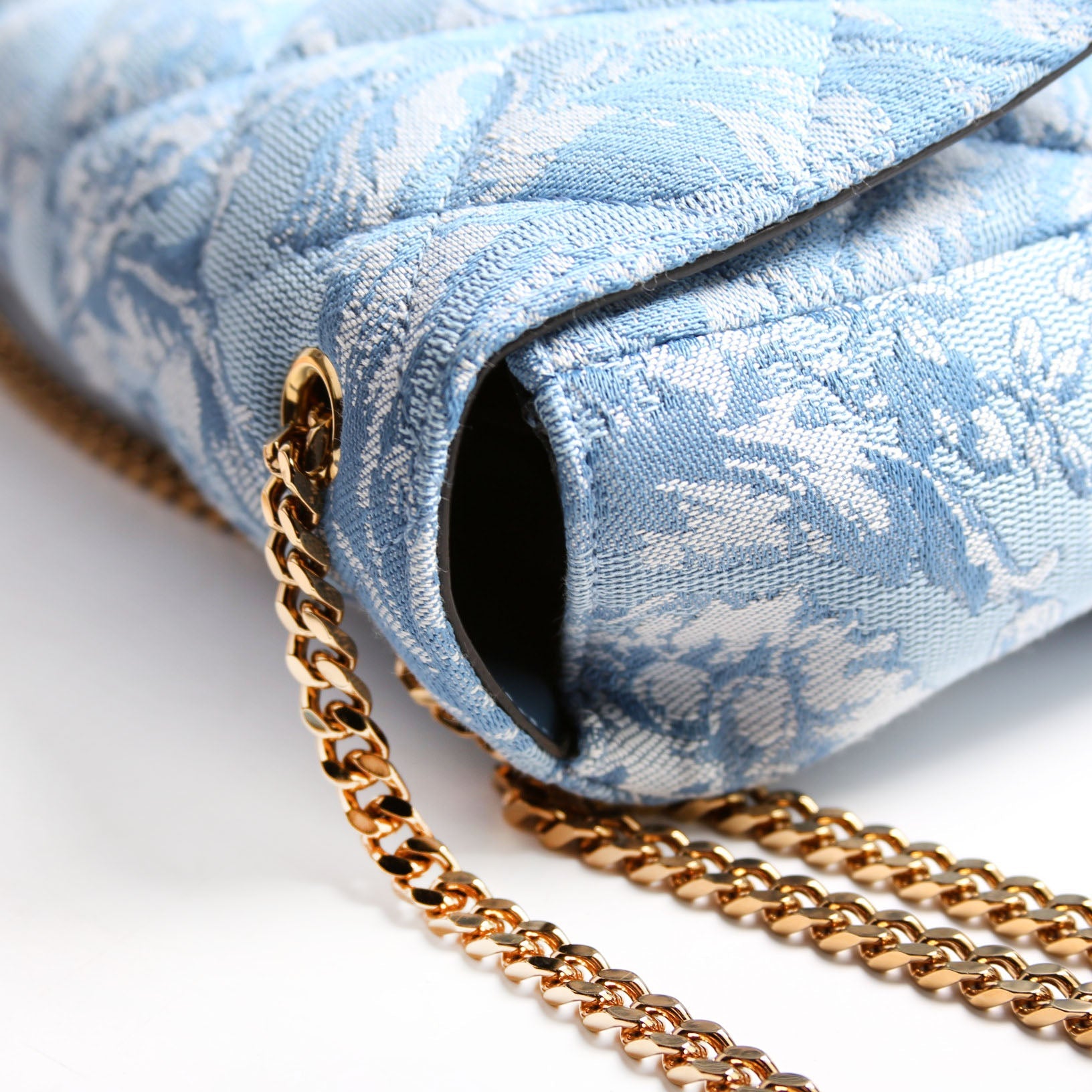 Medusa Quilted Shoulder Bag Blue