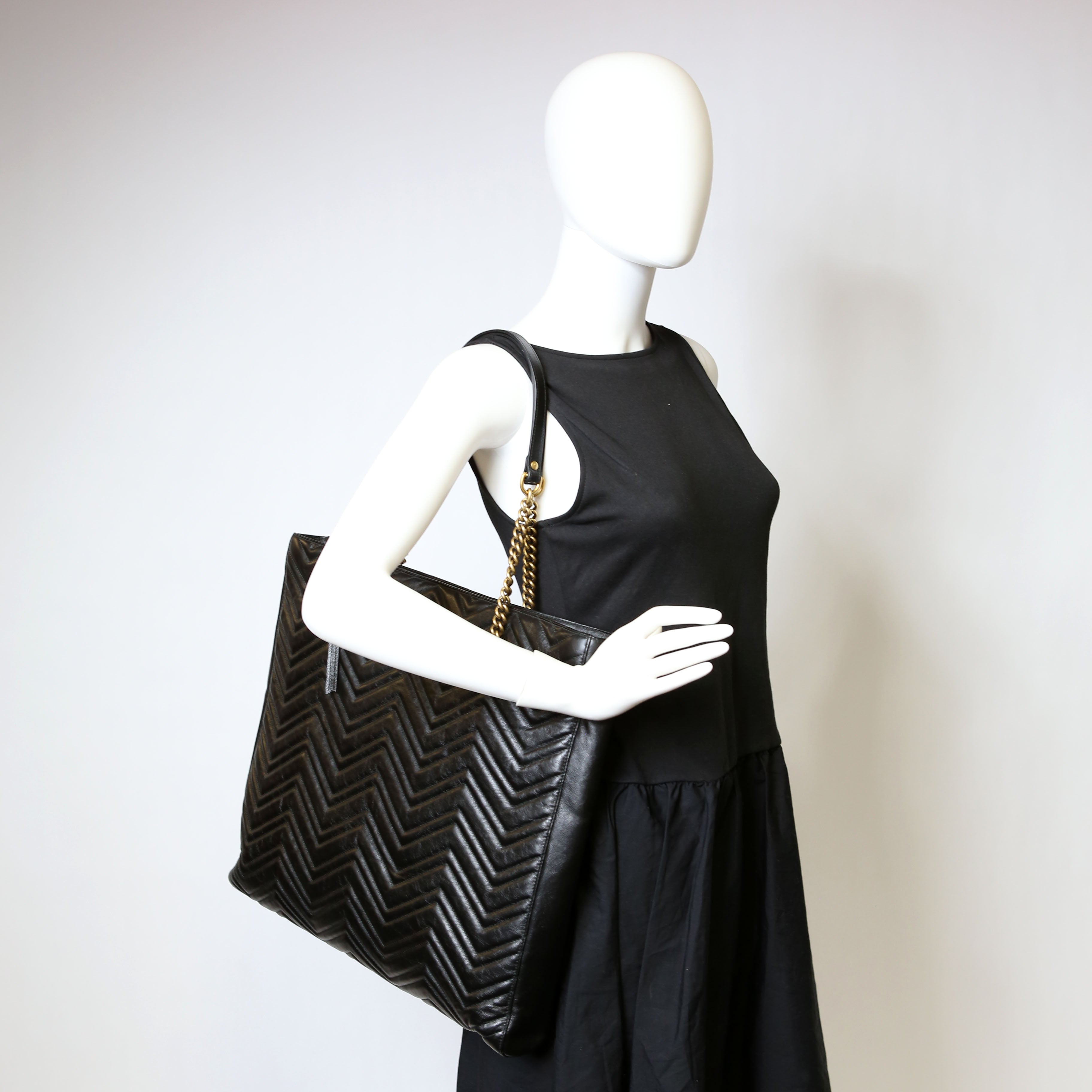 524576 GG Marmont Zip Tote Large Black