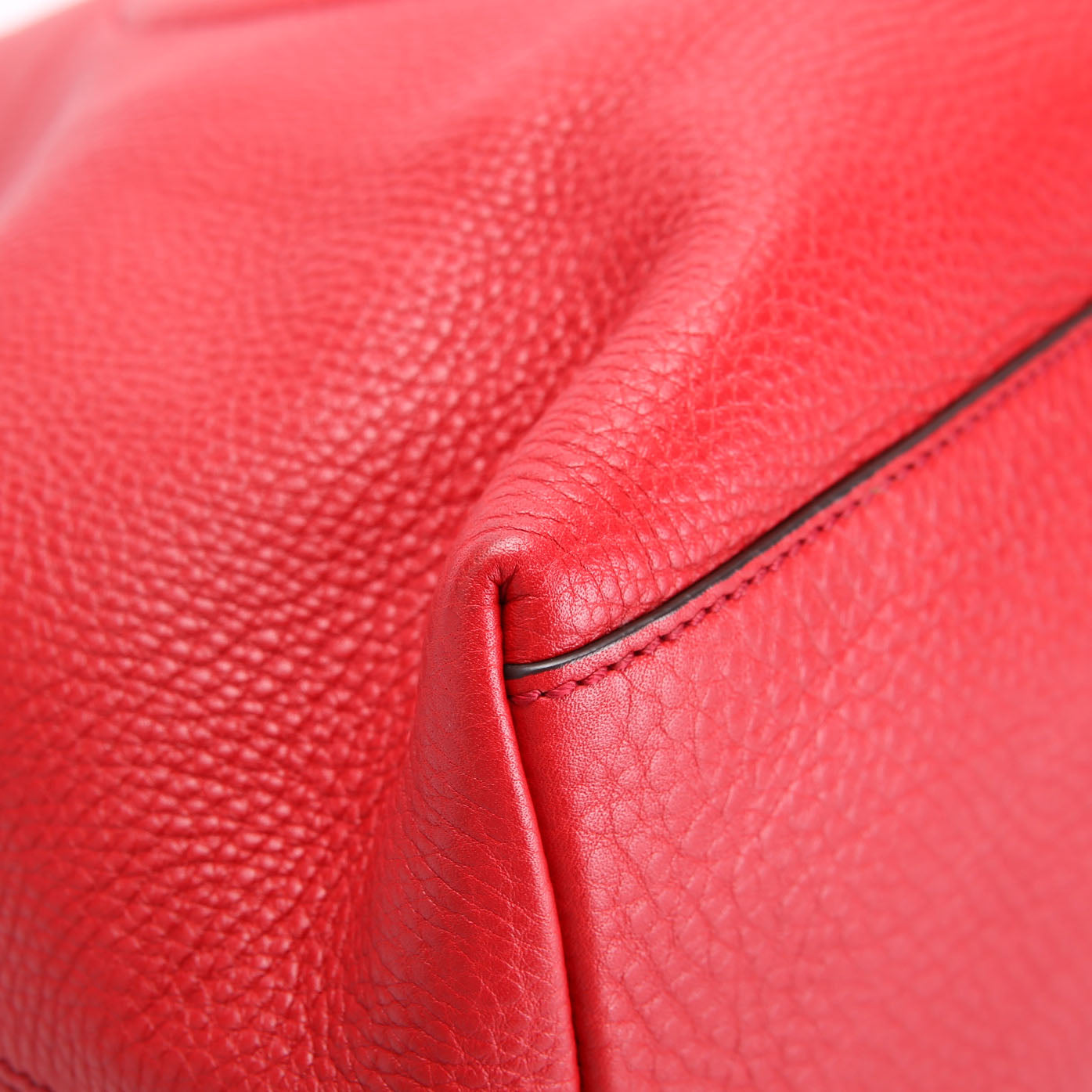 308982 Soho Leather Shoulder Medium Red