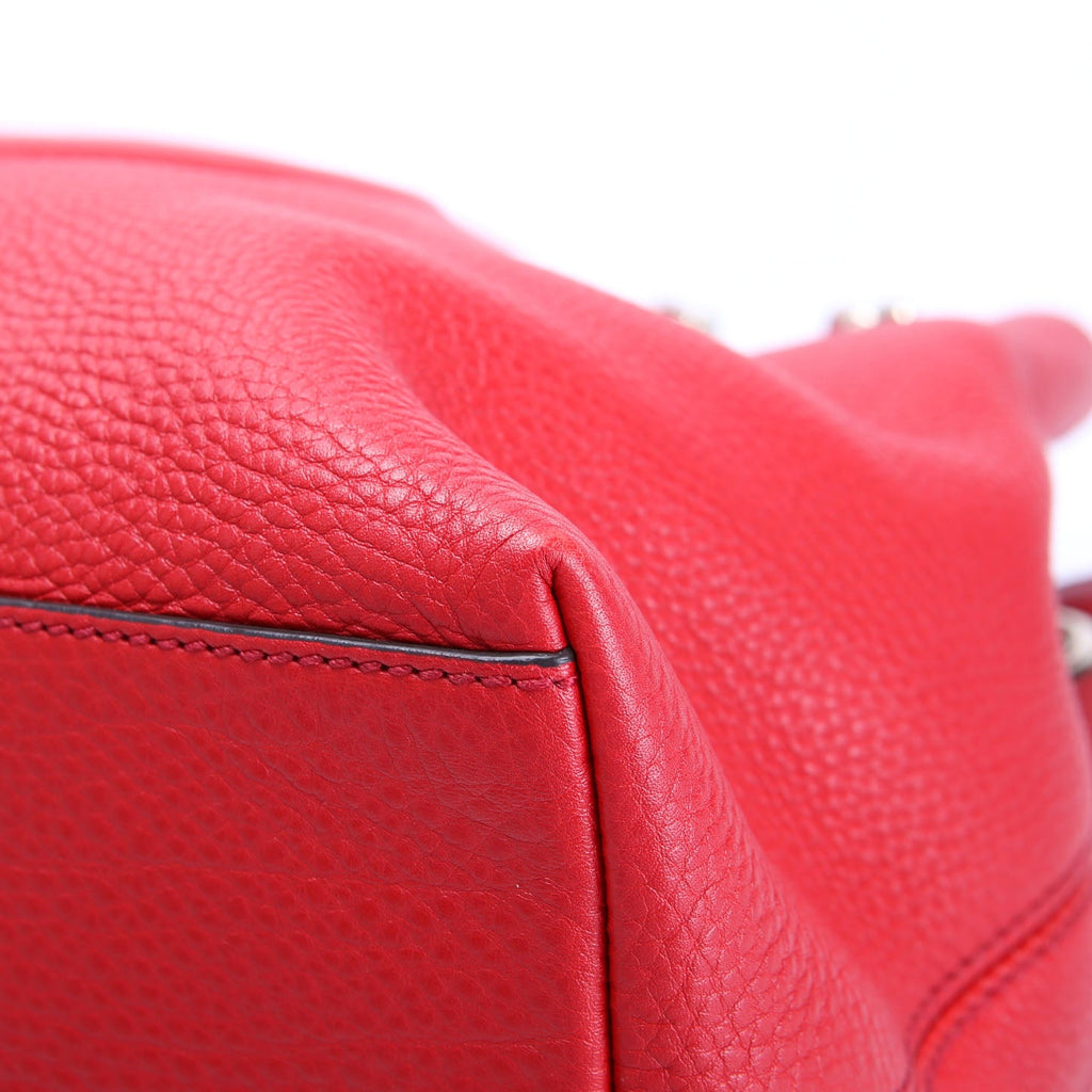 308982 Soho Leather Shoulder Medium Red