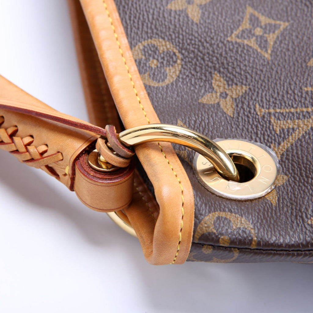 Artsy MM NM Monogram