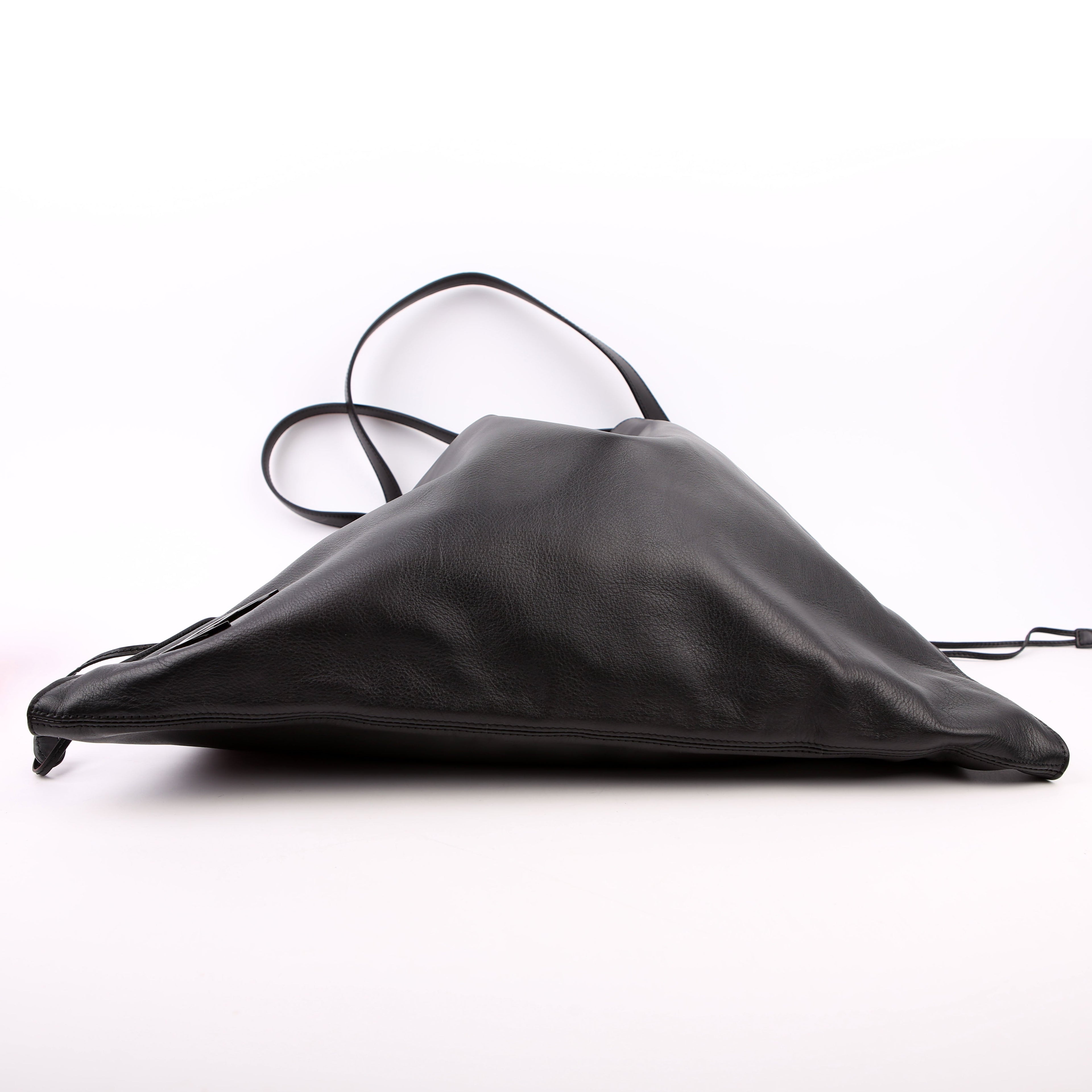 Le 54 Drawstring Tote Black