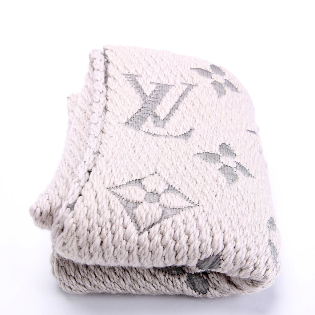 Logomania Wool/Silk Gray