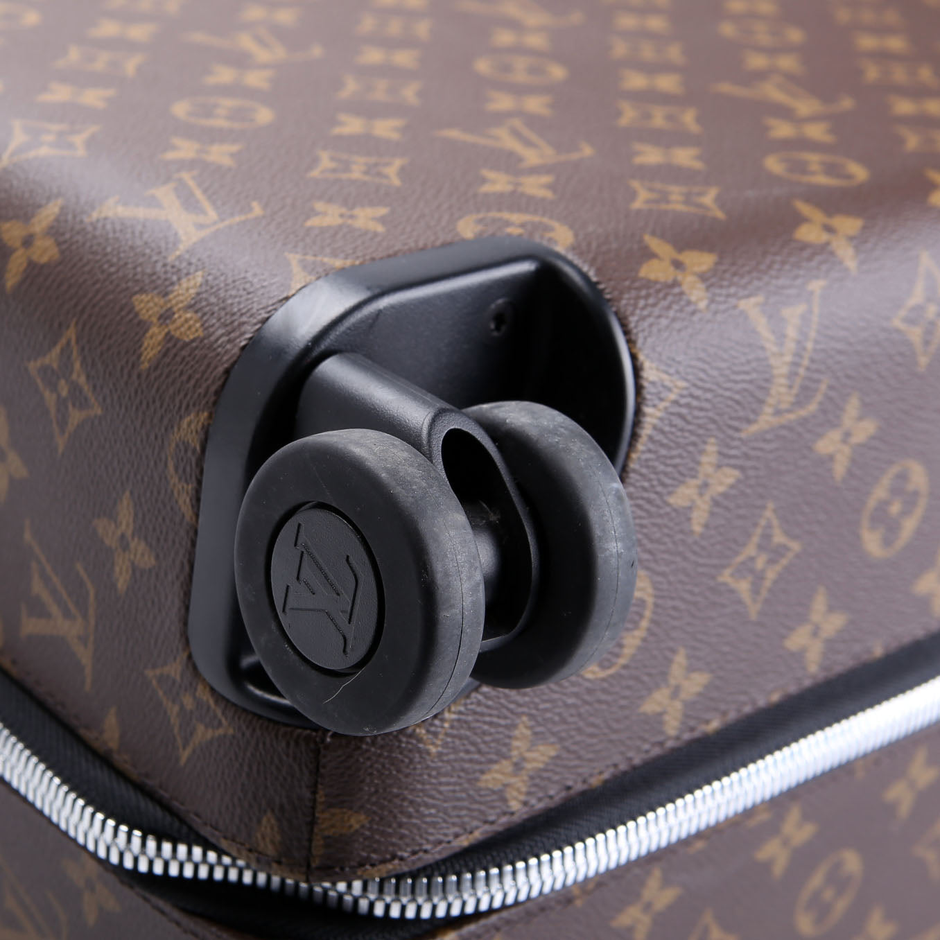 Horizon 55 Monogram Macassar