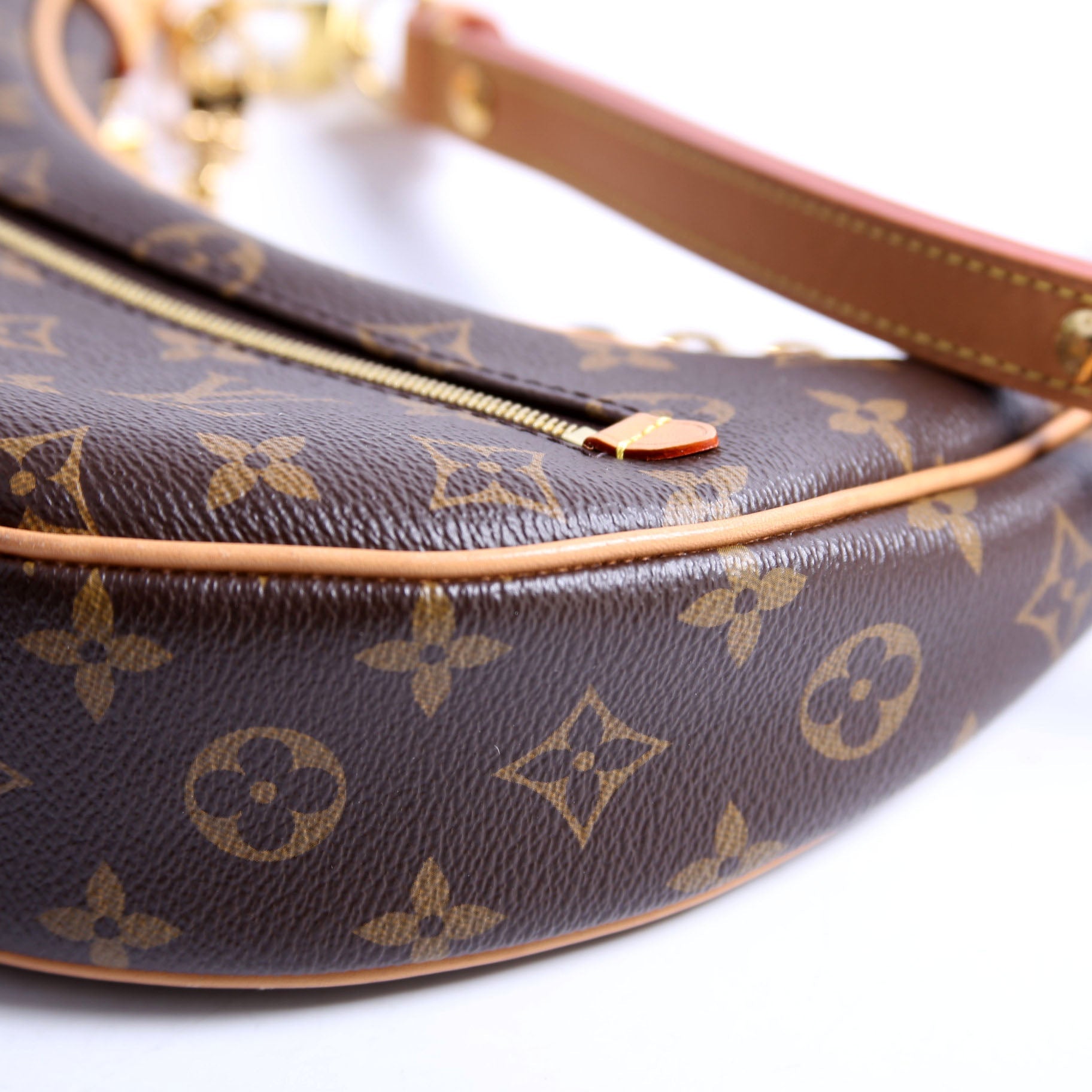 hold-Loop Monogram