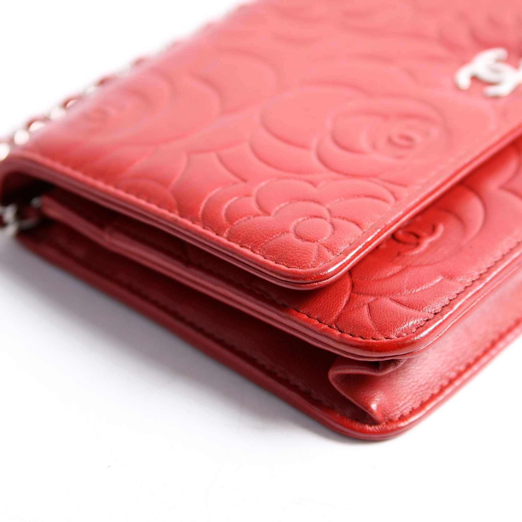 Camellia Embossed WOC 16M Red