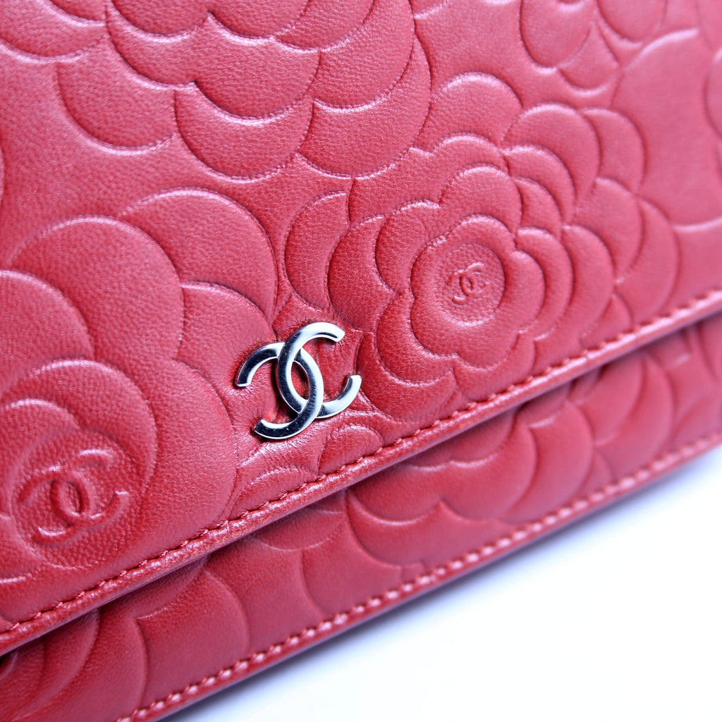 Camellia Embossed WOC 16M Red