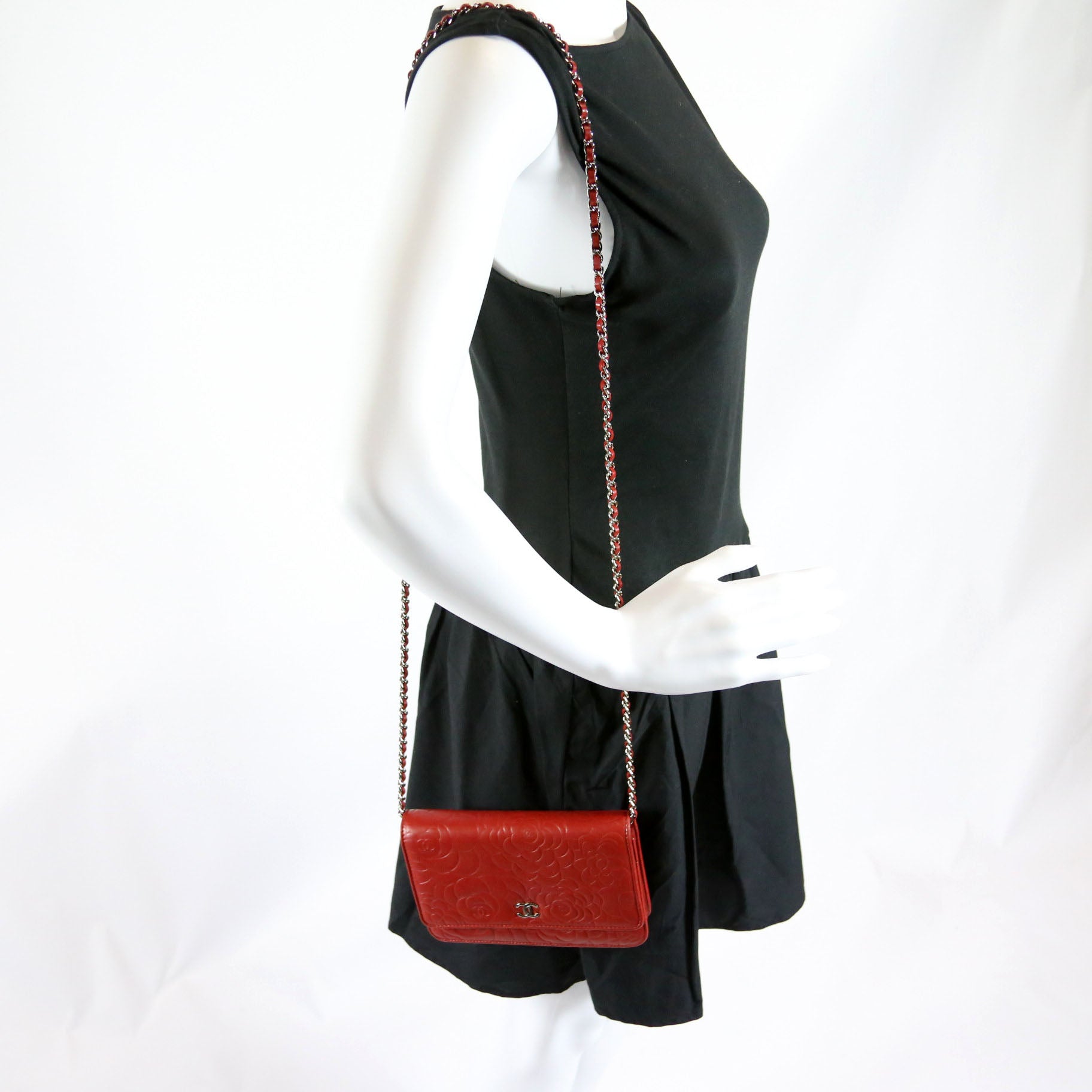 Camellia Embossed WOC 16M Red