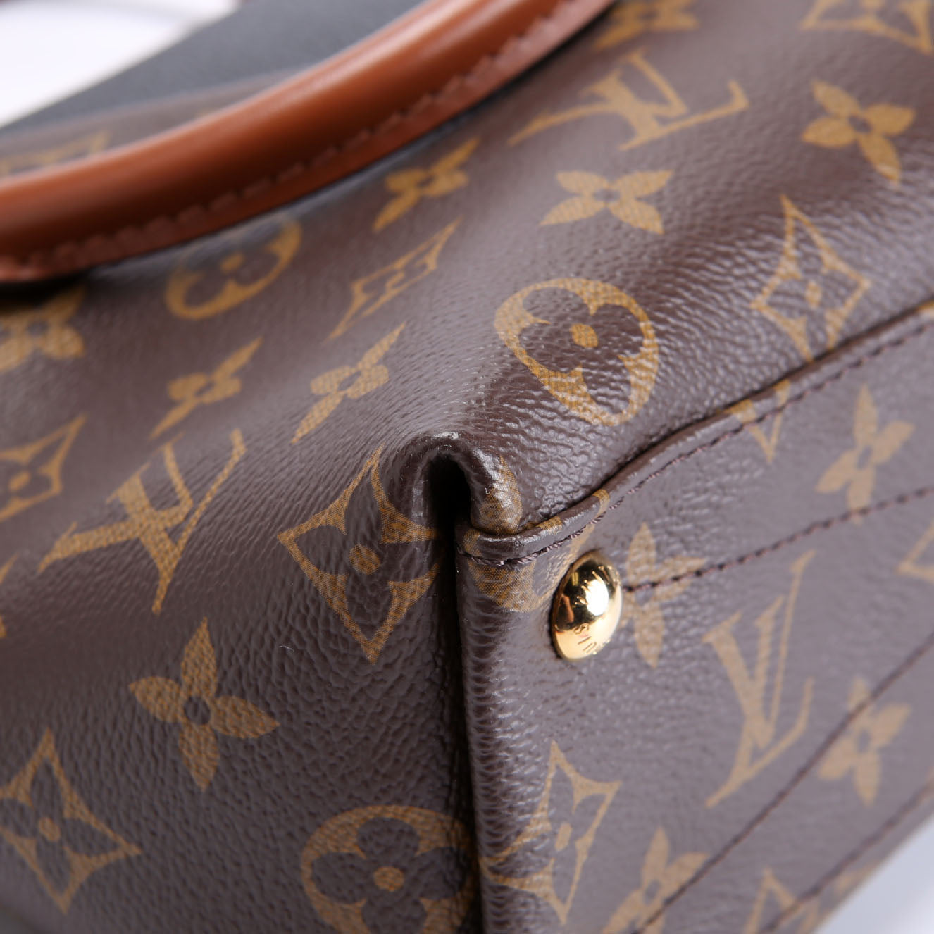 V Tote BB Monogram Black