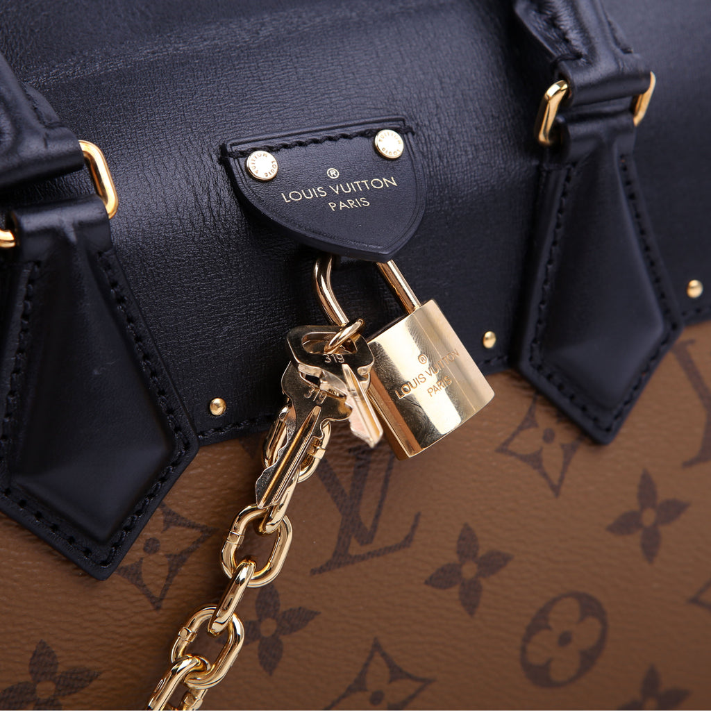 City Malle MM Reverse Monogram Black