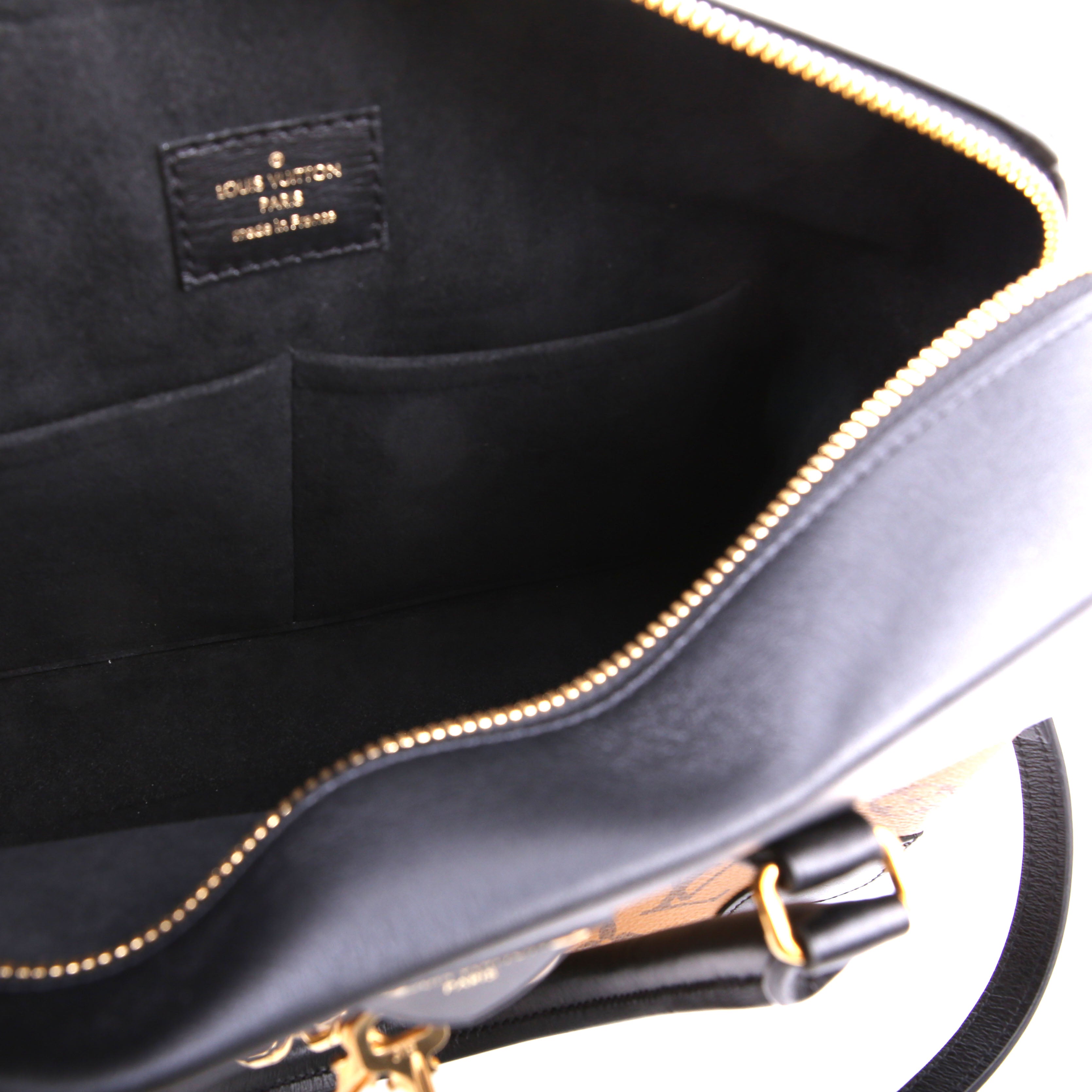 City Malle MM Reverse Monogram Black