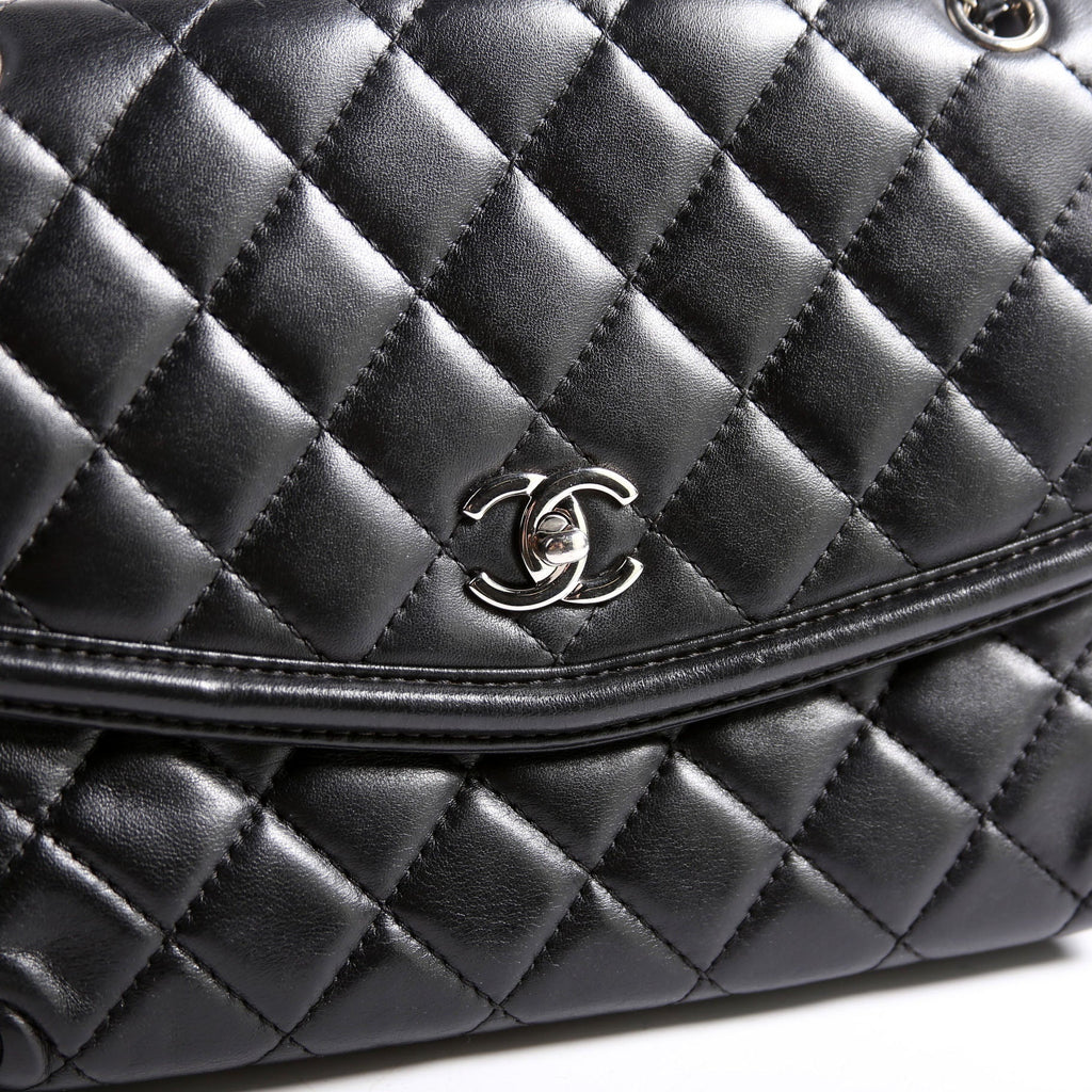 Geometric Large Flap Bag Lambskin 21M Black
