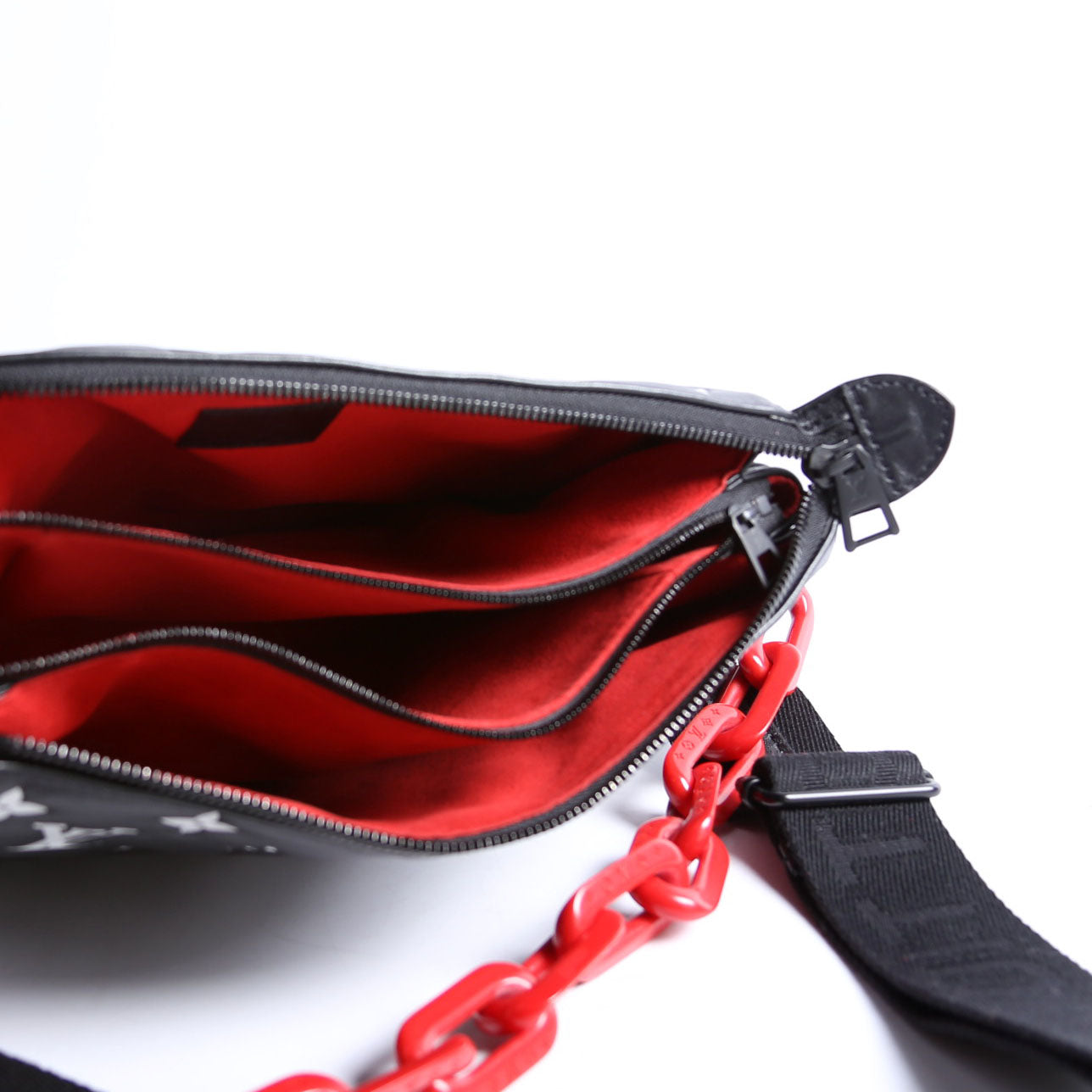 Coussin PM Lambskin Black/White