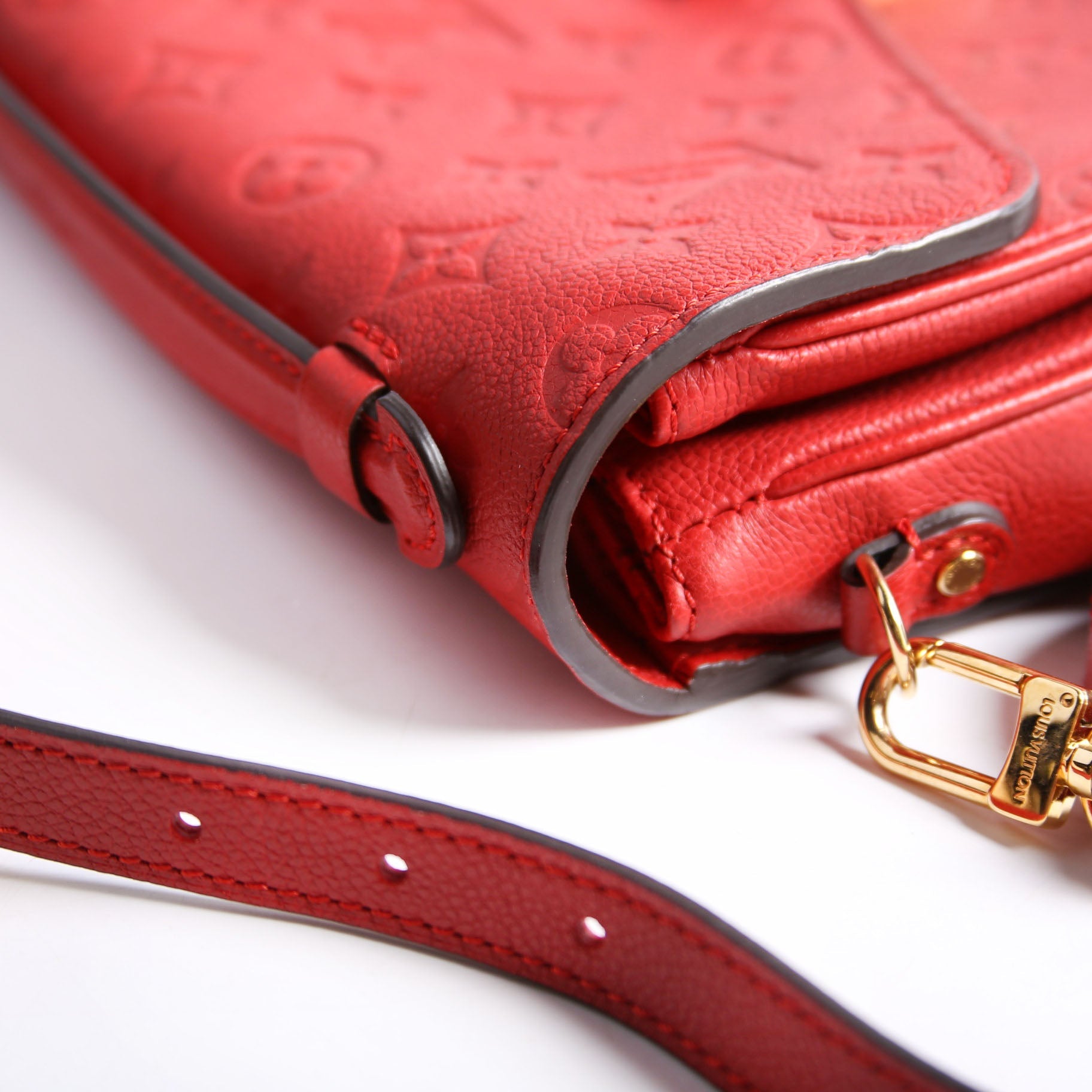 Pochette Metis Empreinte Red
