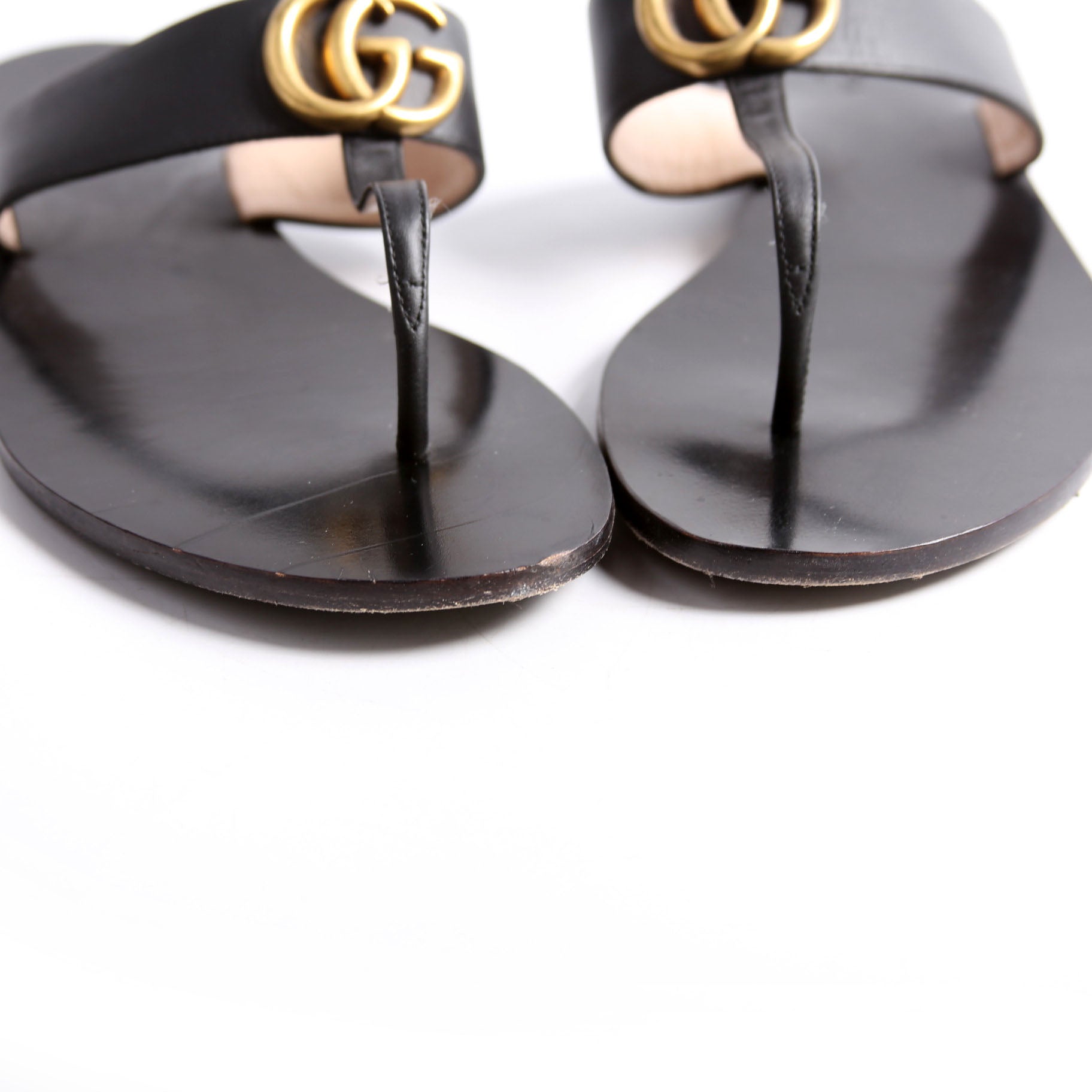 Marmont T Strap Sandals Size 38 Black/Gold