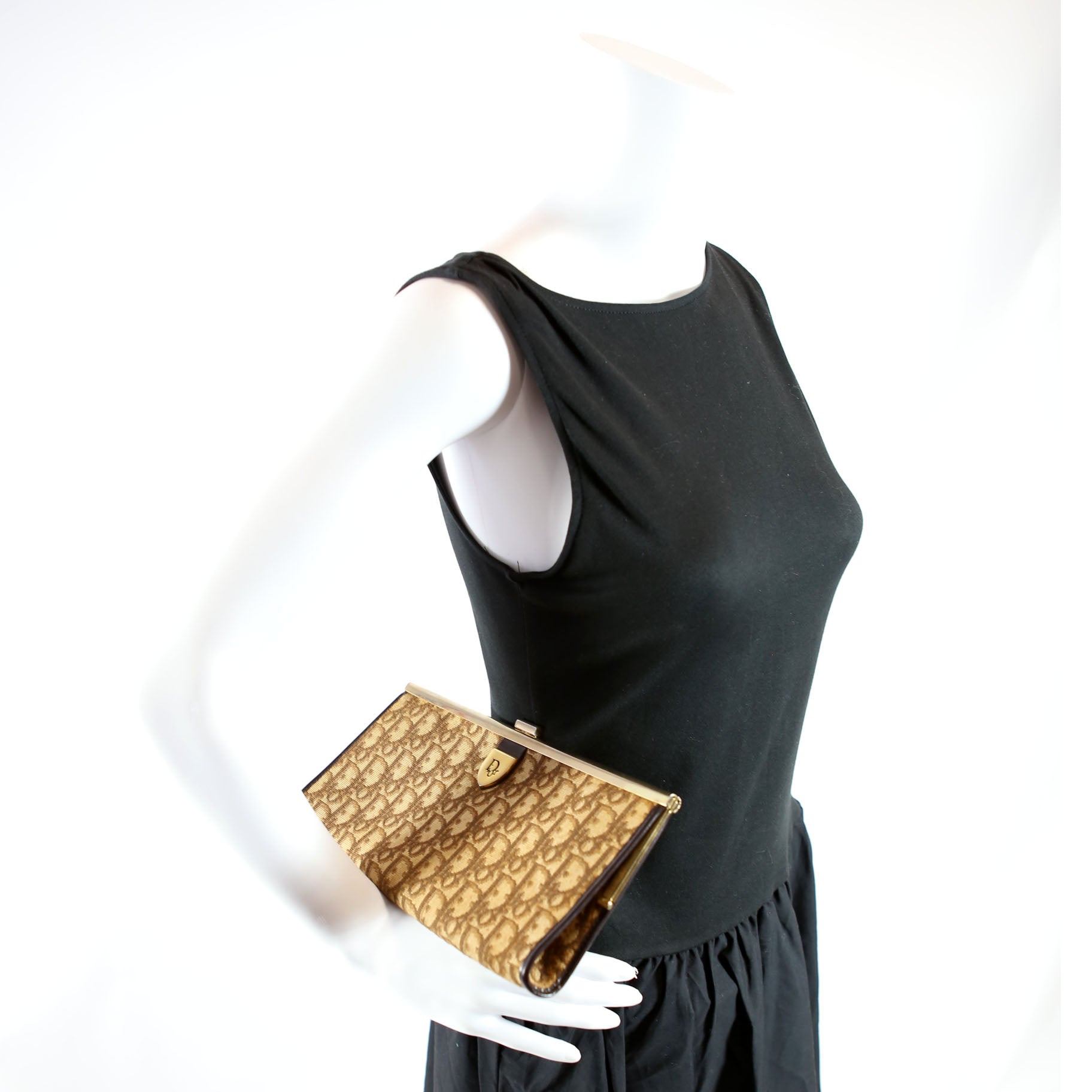 Trotter Clutch Canvas Tan