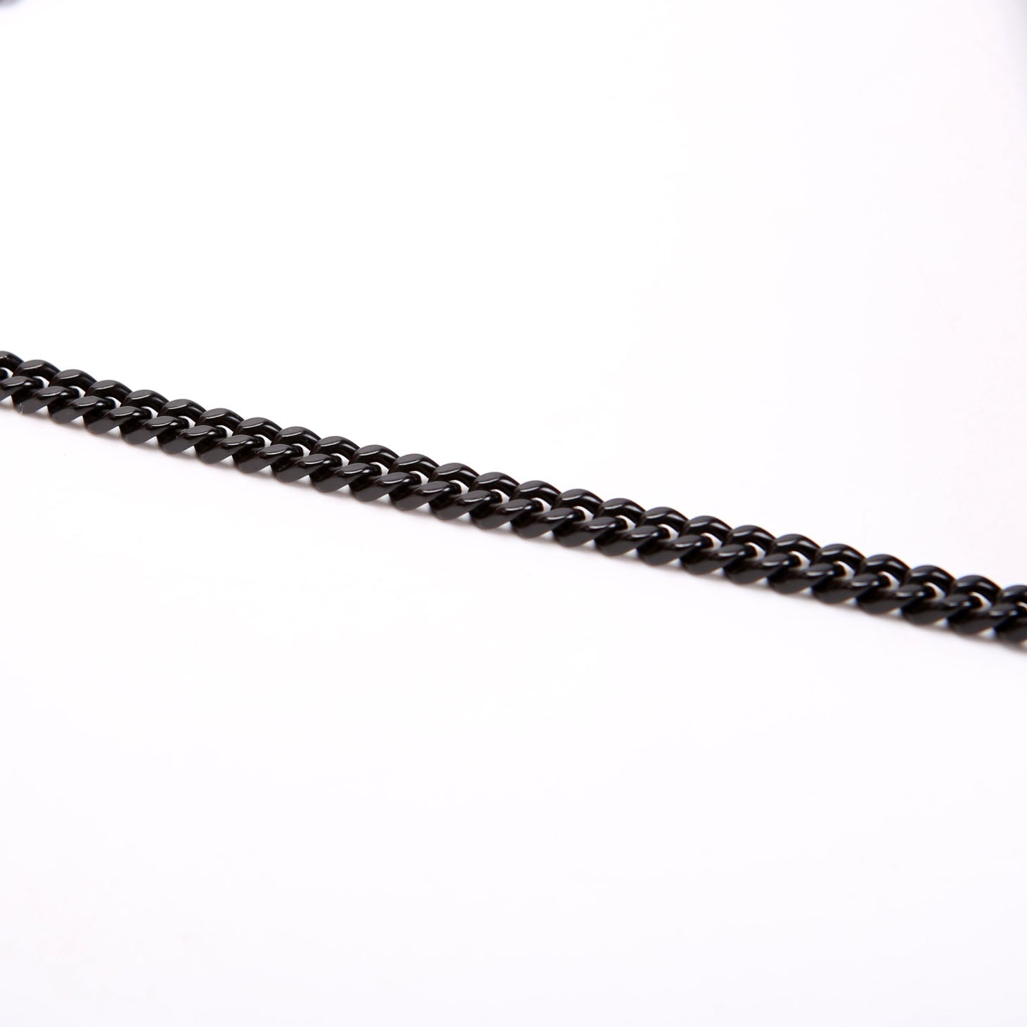 Uptown Chain Wallet Grain De Poudre 607788 Black