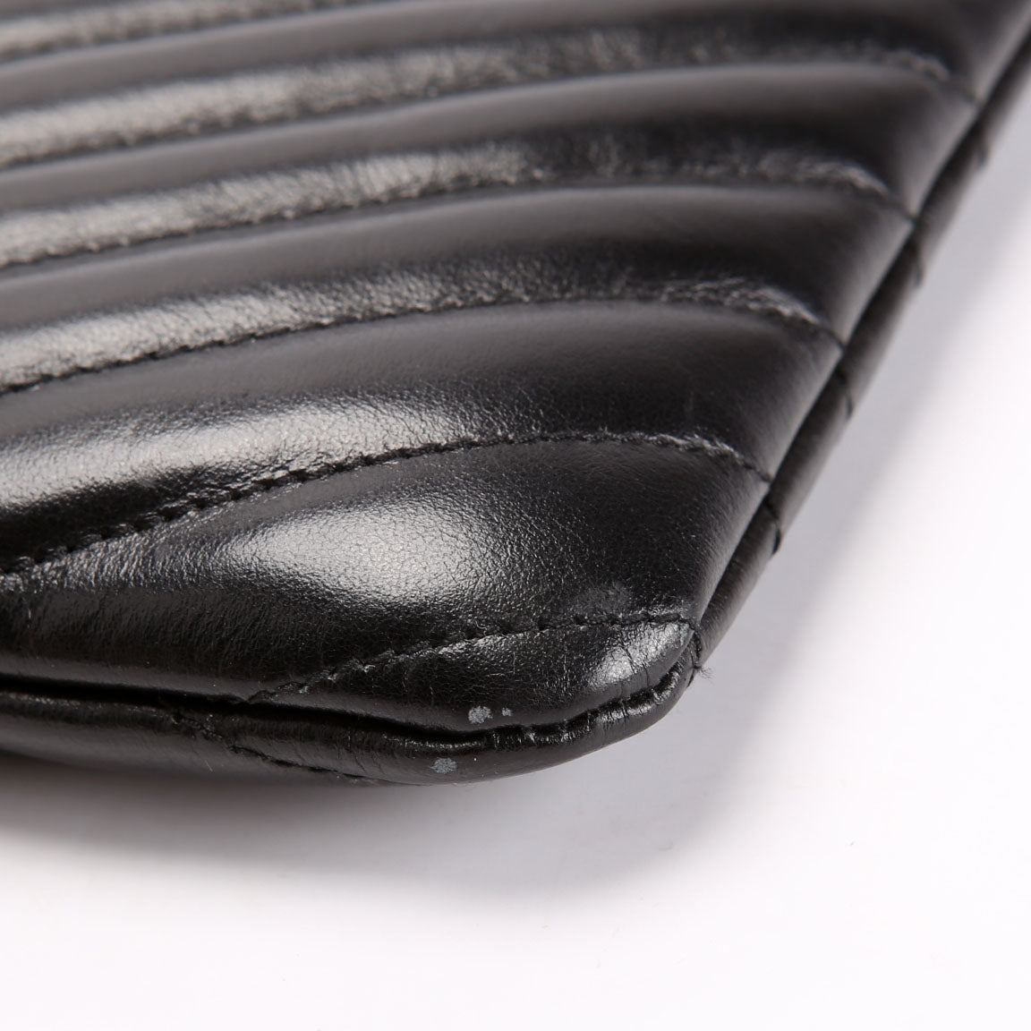 SAINT LAURENT 379039 A5 Matelasse Pouch Black