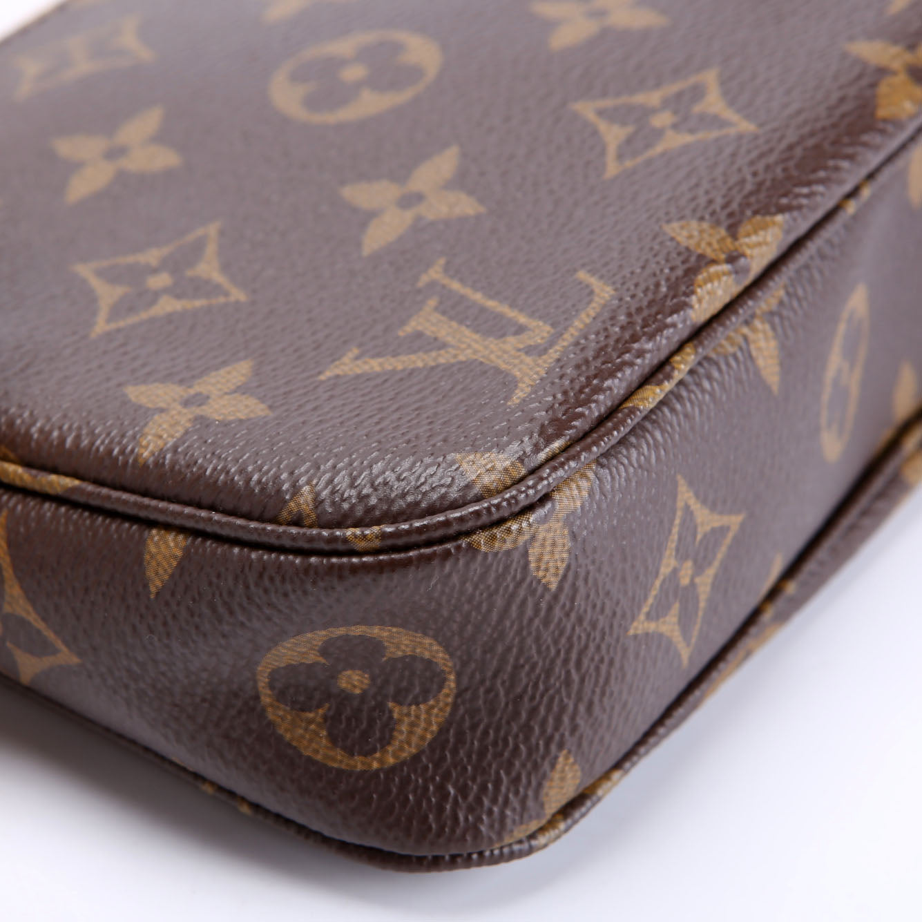 Pochette Accessories NV With Chain Monogram