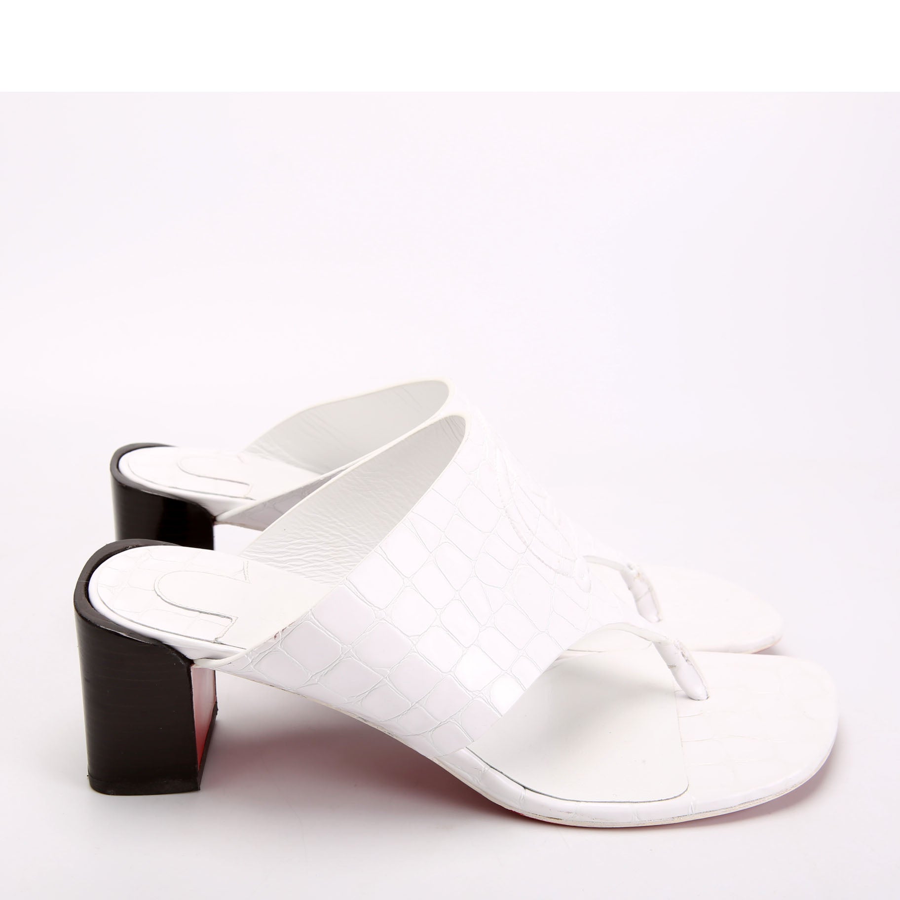 CL Tongamukle Sandals Size 39 White/Black