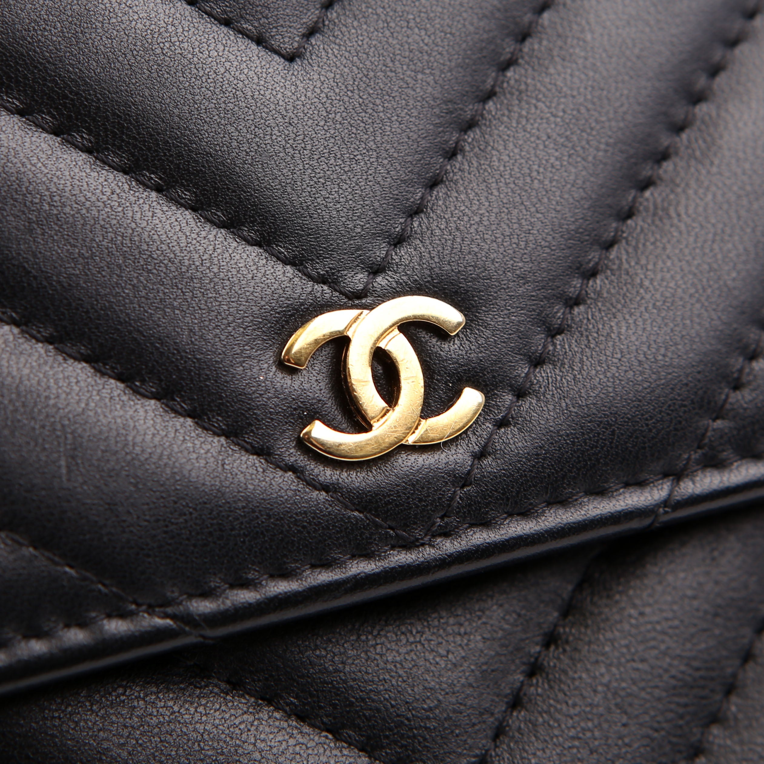 WOC Chevron Square Calfskin 24M Black
