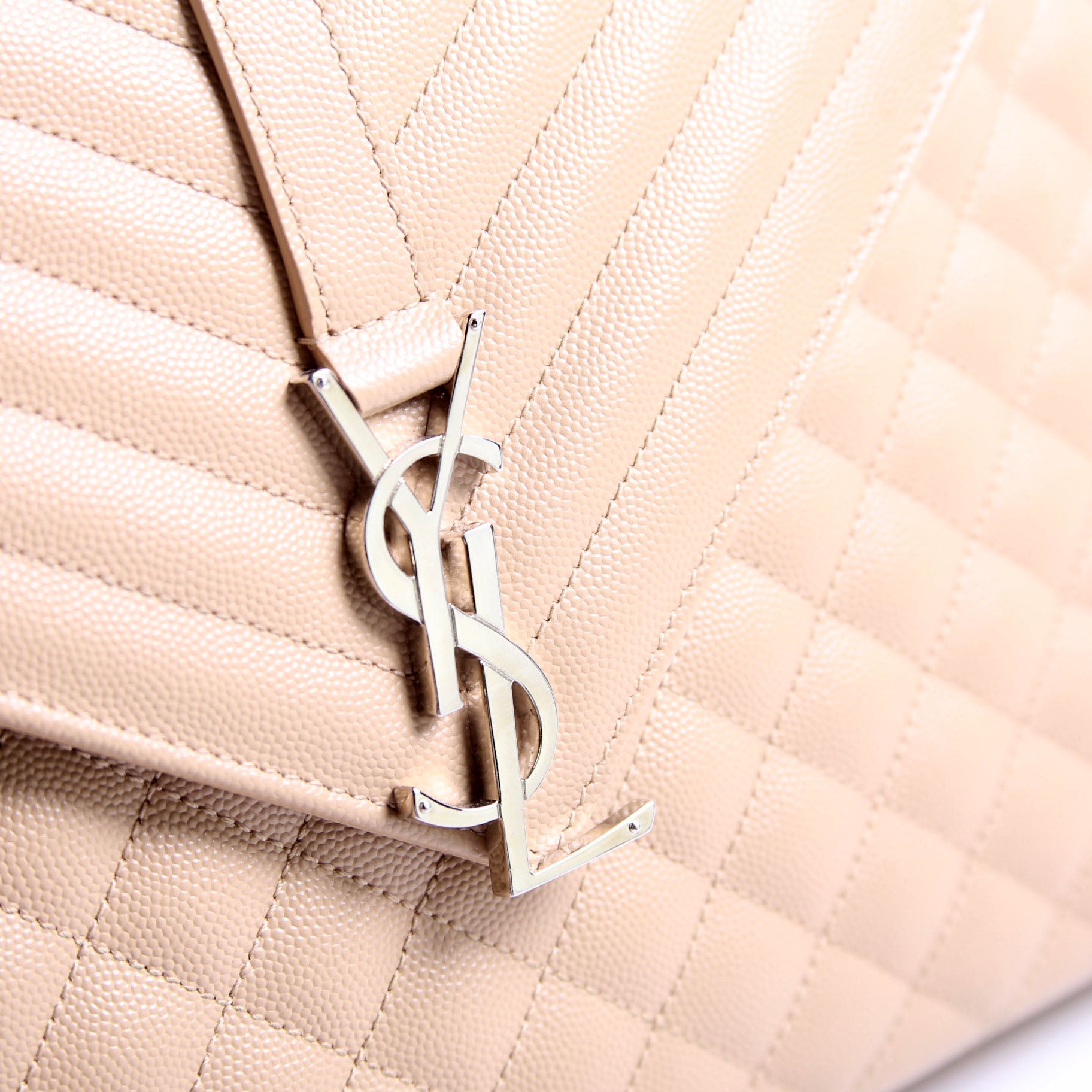 396910 Envelope Chevron Large Tan